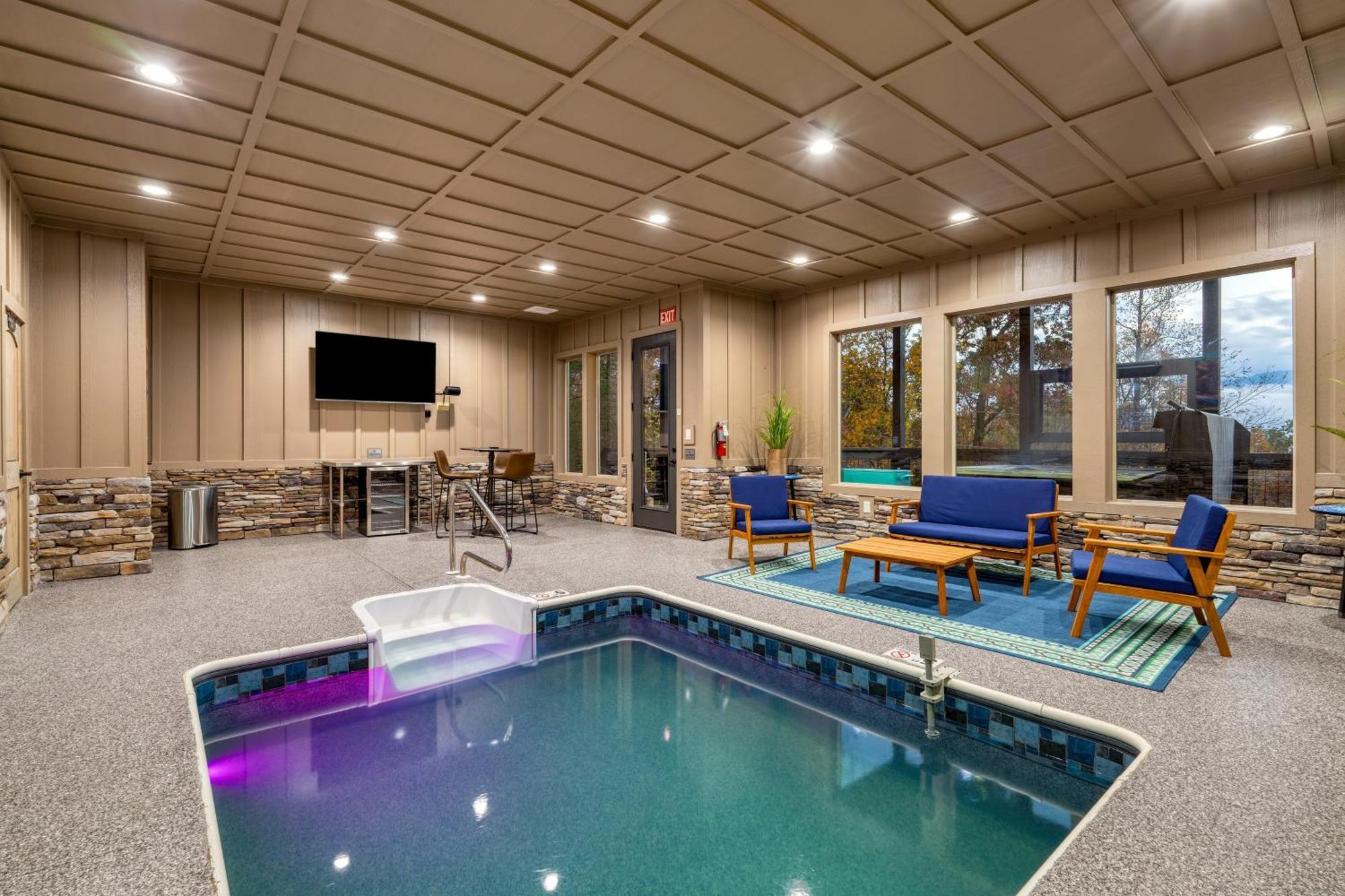 Holiday home Rambling Ridge Indoor Pool Hot Tub A Arcade Game *