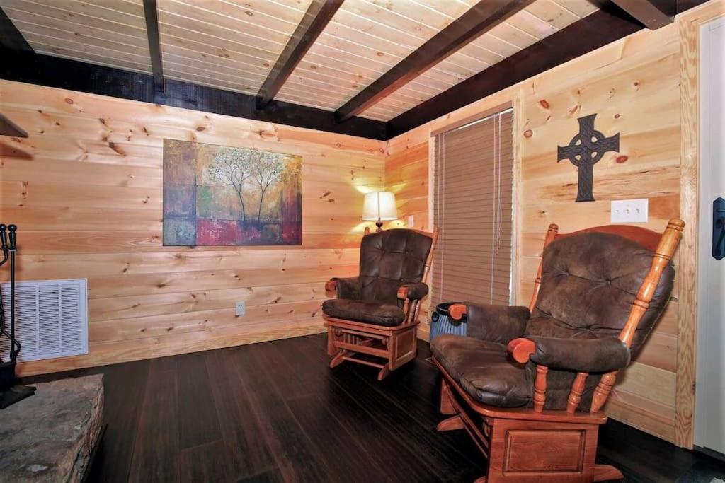 Chalet Foothills - Lrg Private - Hottub - Fireplace & Pit - Gburg 7min Gatlinburg