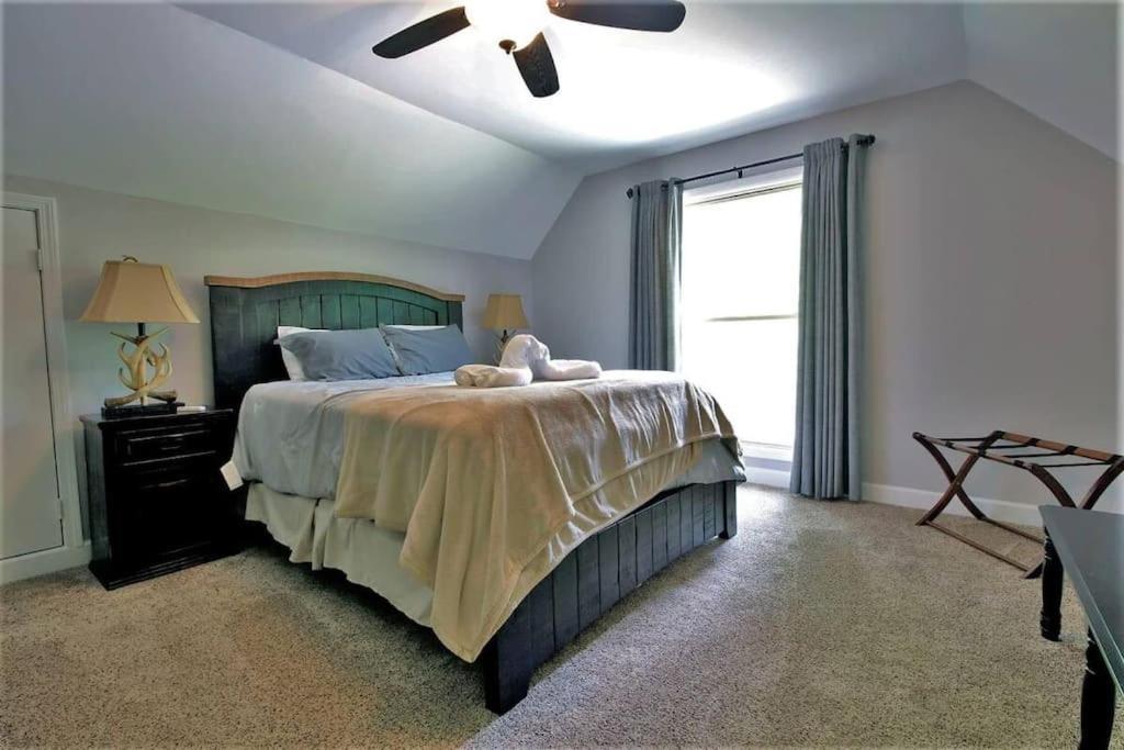 Foothills - Lrg Private - Hottub - Fireplace & Pit - Gburg 7min *