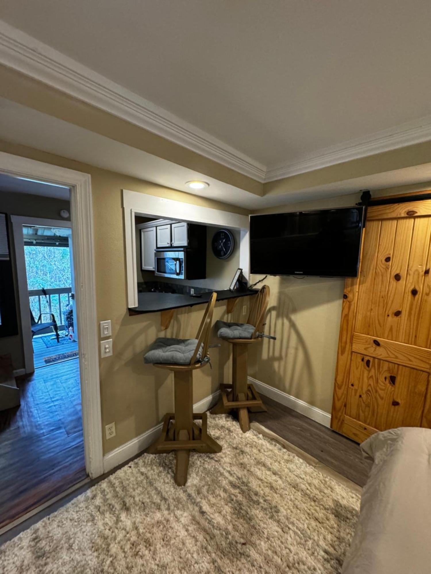 Apartment The Bears Den-420 & Pet Friendly Gatlinburg