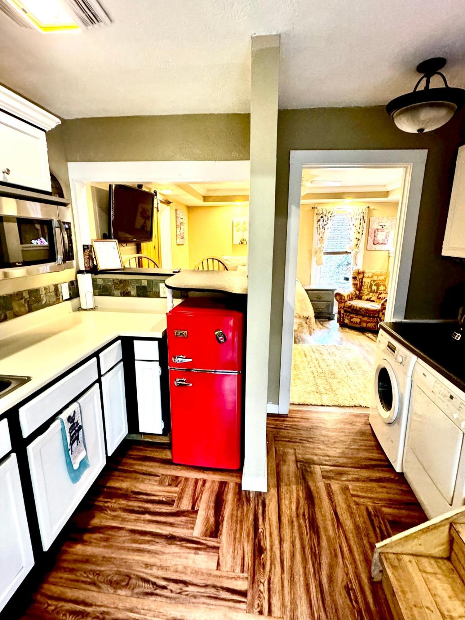 The Bears Den-420 & Pet Friendly *