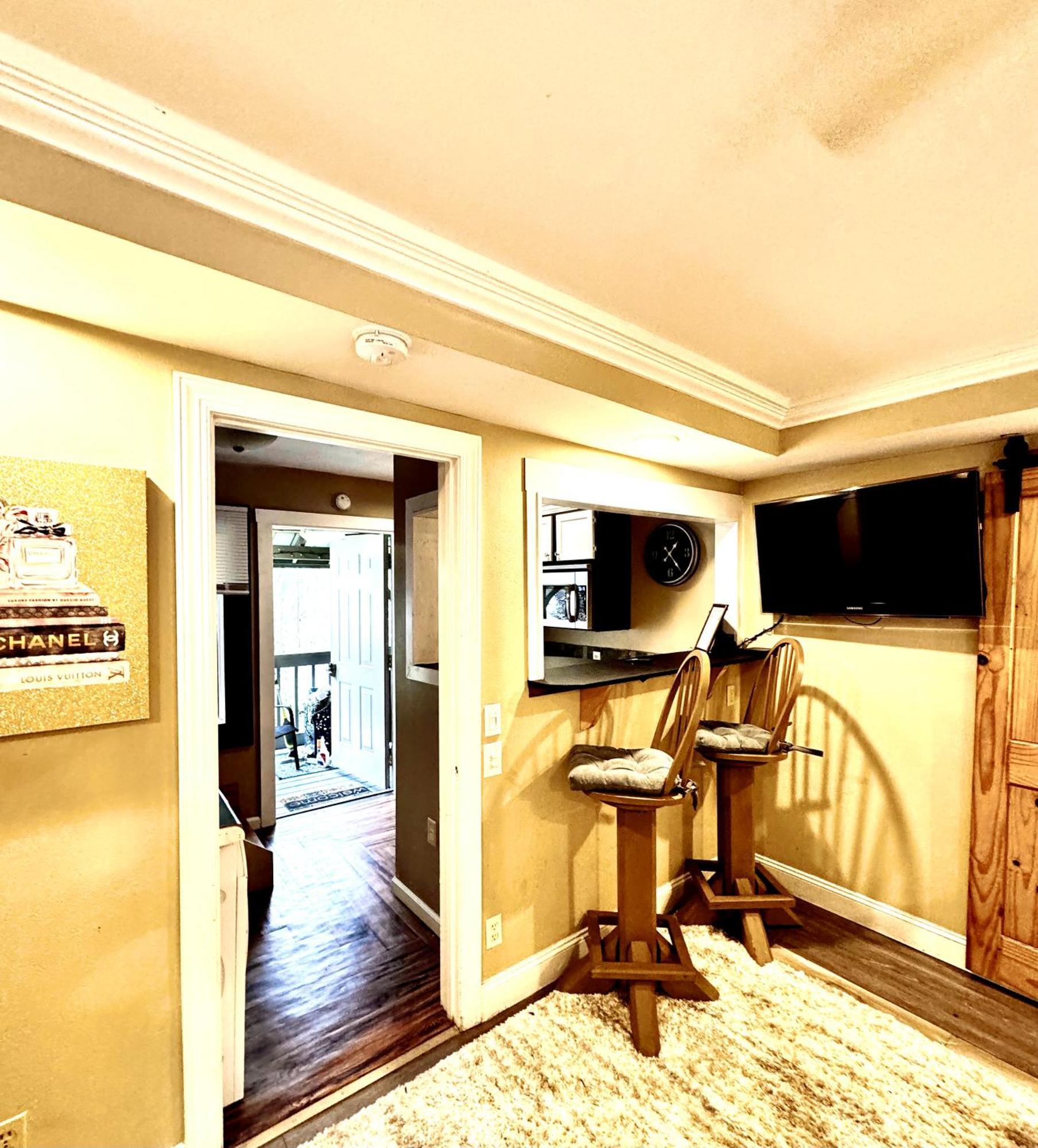 Apartment The Bears Den-420 & Pet Friendly Gatlinburg