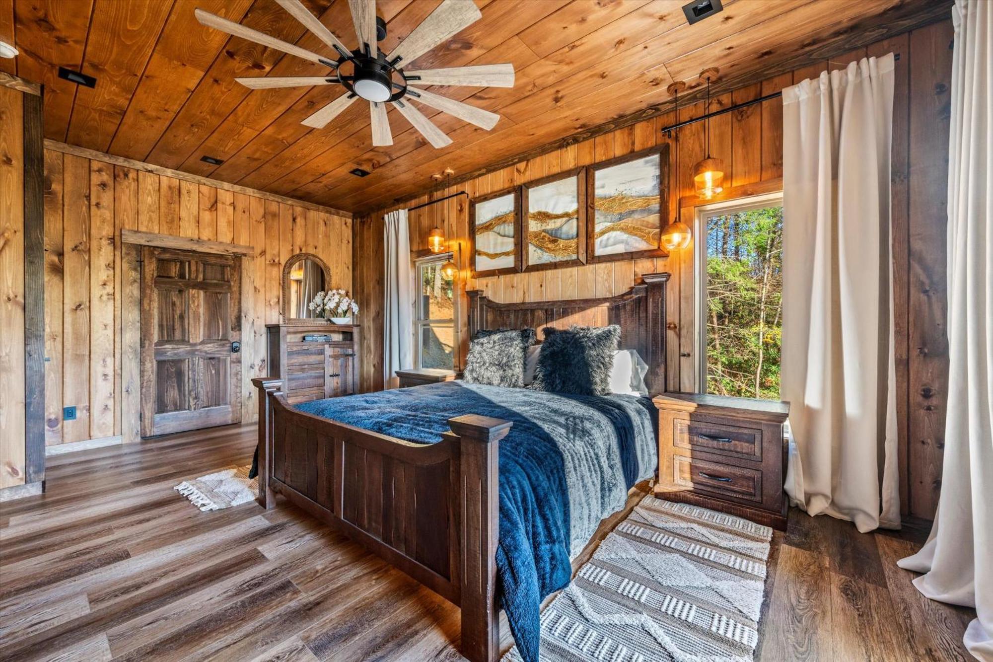 Alpine Haven And Holiday home Gatlinburg