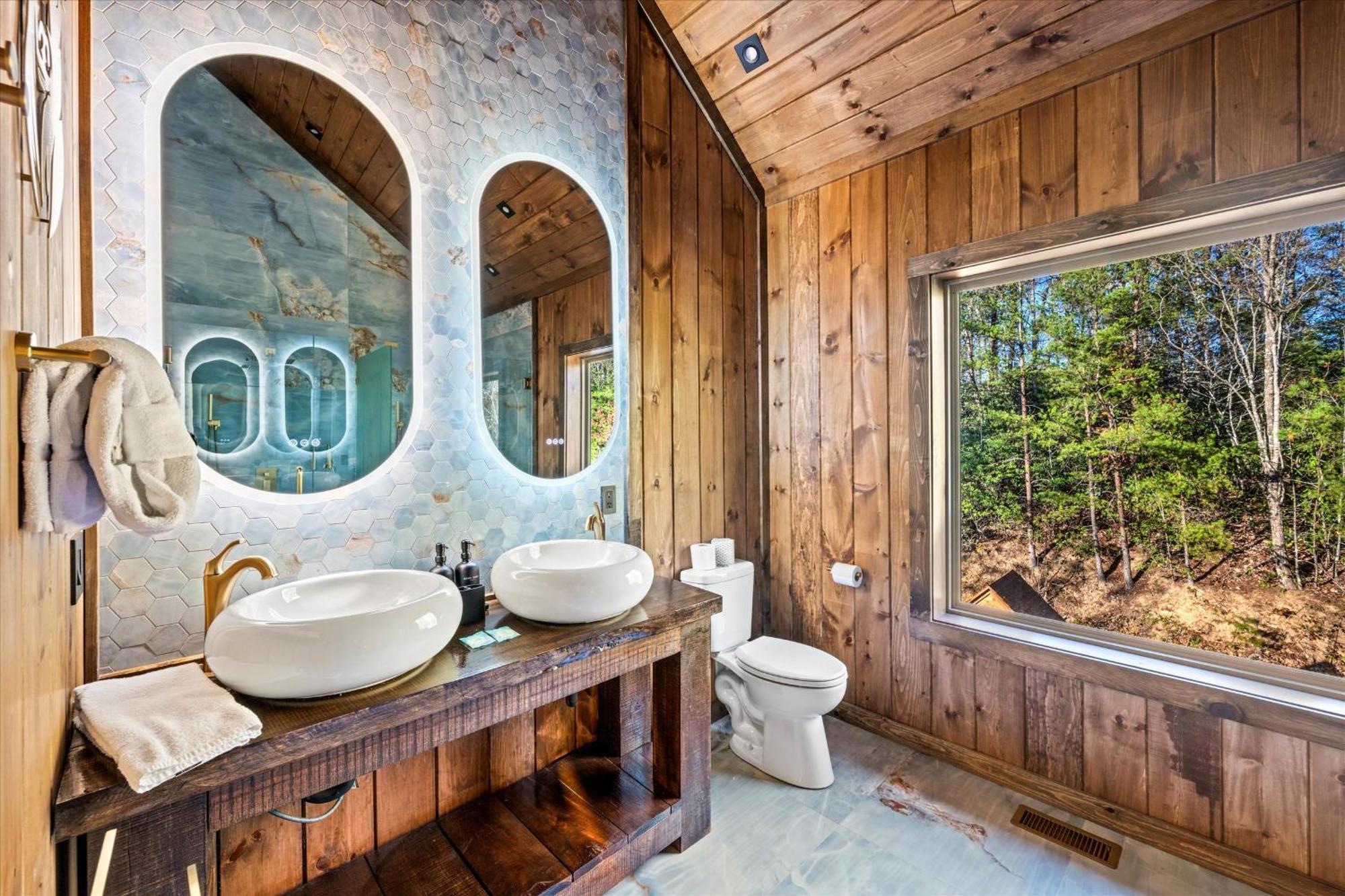 Alpine Haven And Holiday home