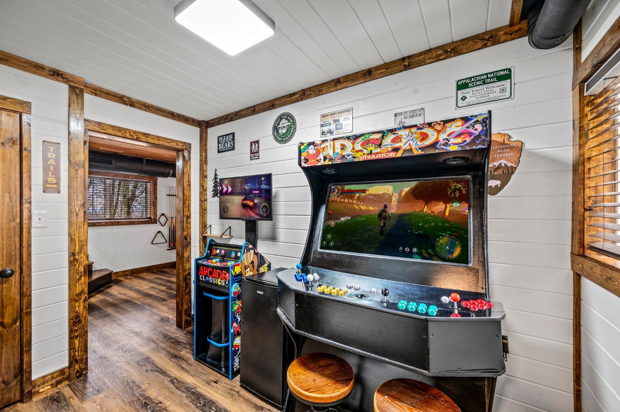 High Bear Activity, Handicap Ramp, Hot Tub, Fire Table, Game Room, Family *