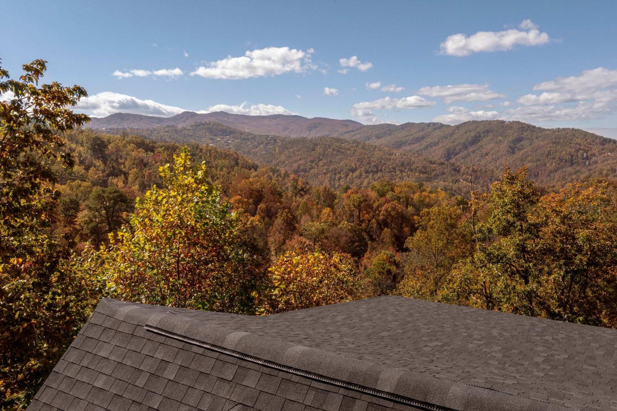 Mountain View, Indoor Pool, Luxury Cabin, Bears * Gatlinburg