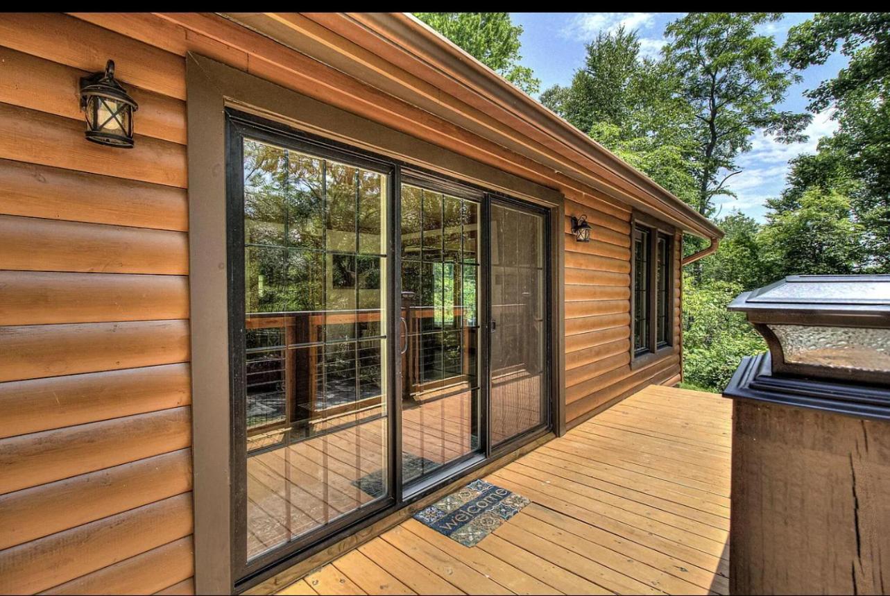 A Secluded Hideaway 3 Bedroom 3 Bath Located In *