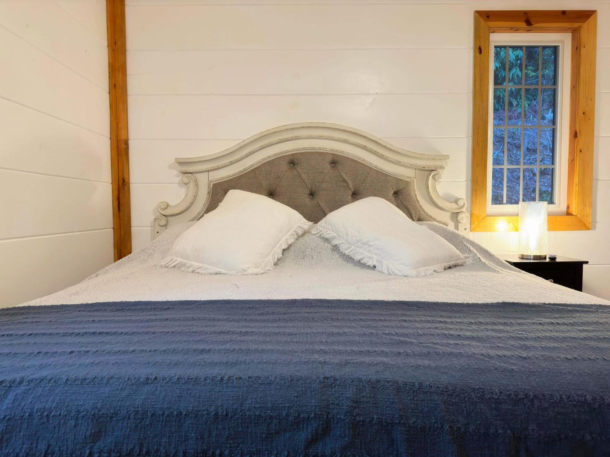 A Secluded Hideaway 3 Bedroom 3 Bath Located In Holiday home *