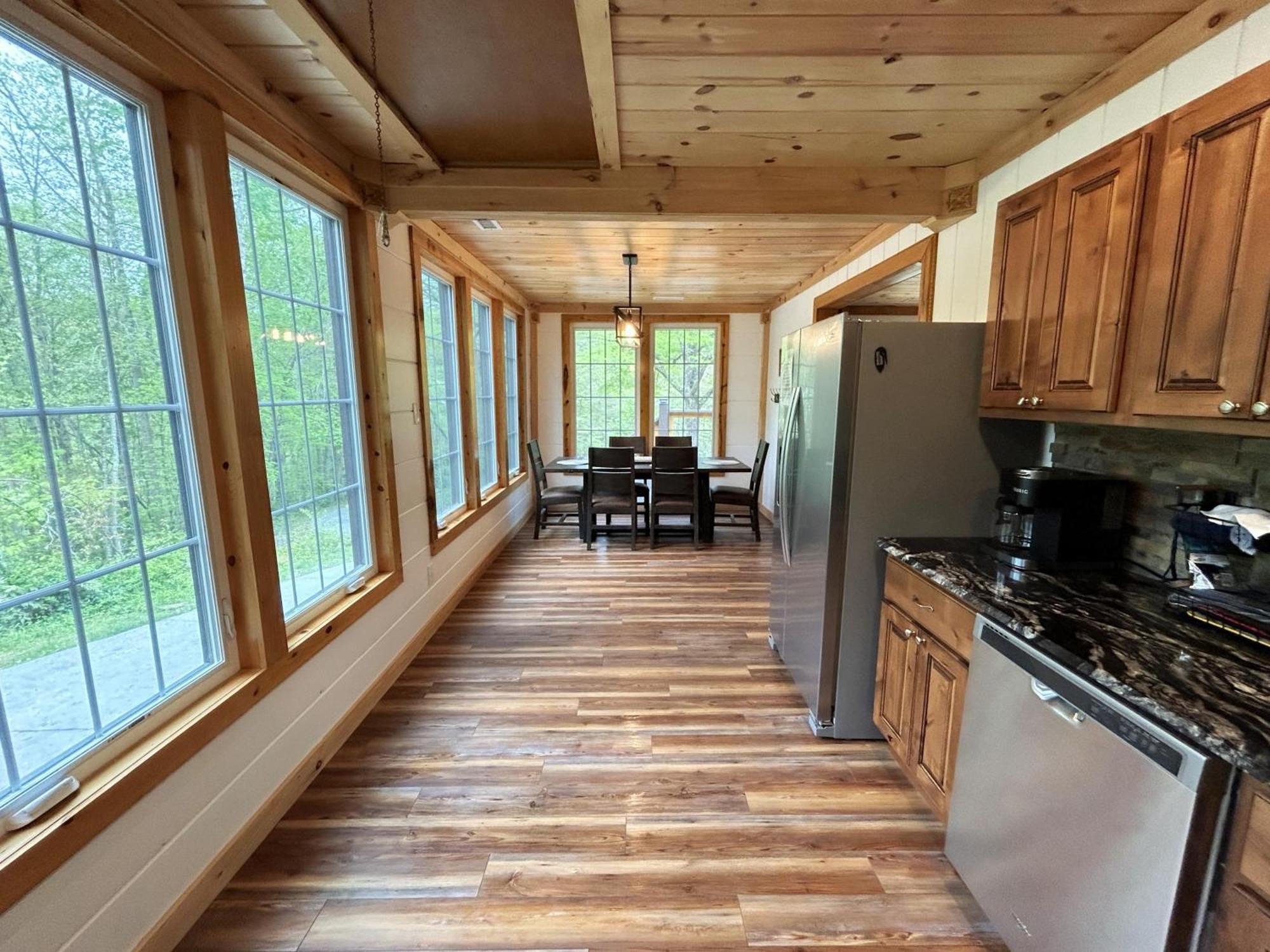 A Secluded Hideaway 3 Bedroom 3 Bath Located In * Gatlinburg