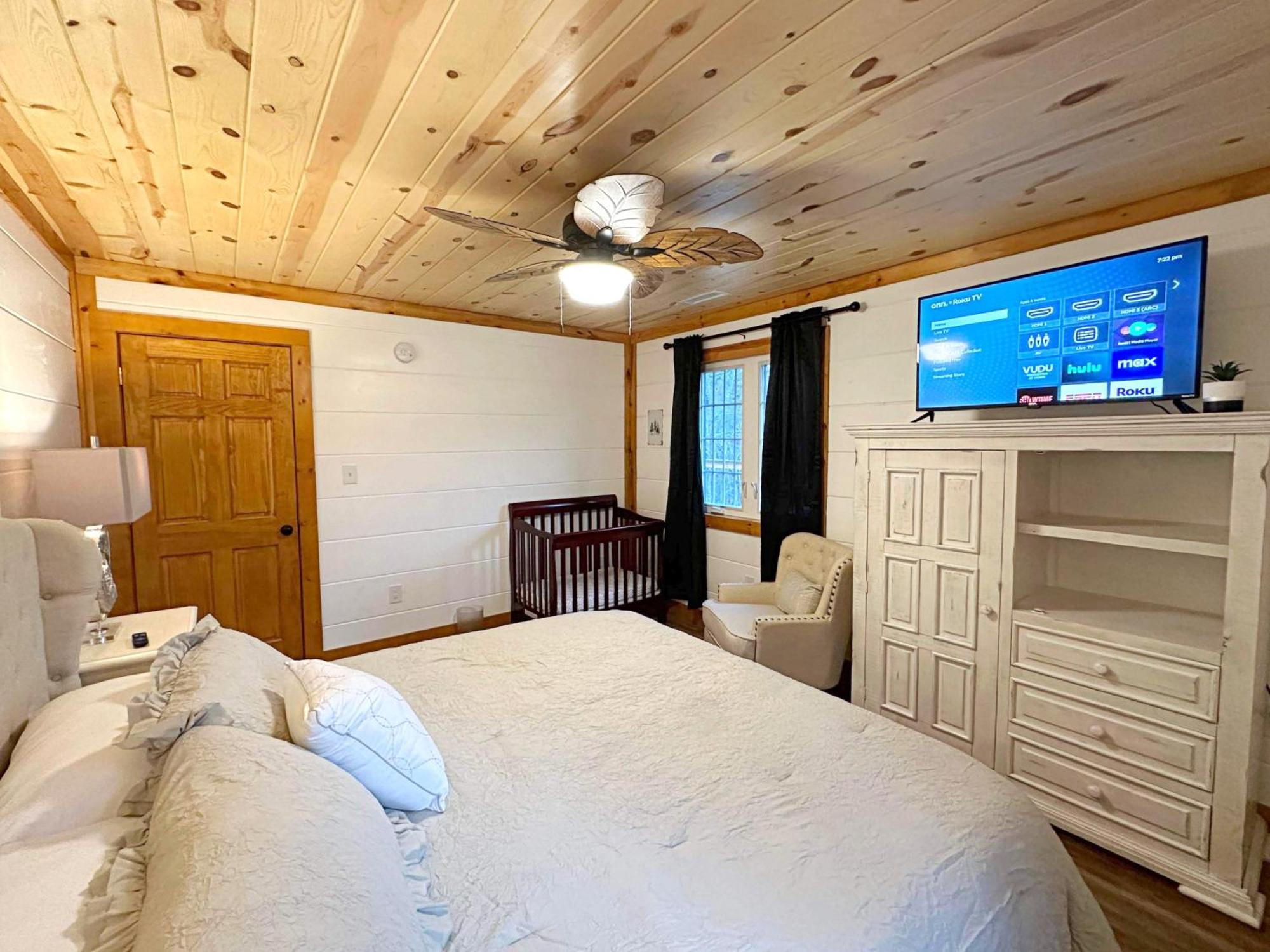 A Secluded Hideaway 3 Bedroom 3 Bath Located In *