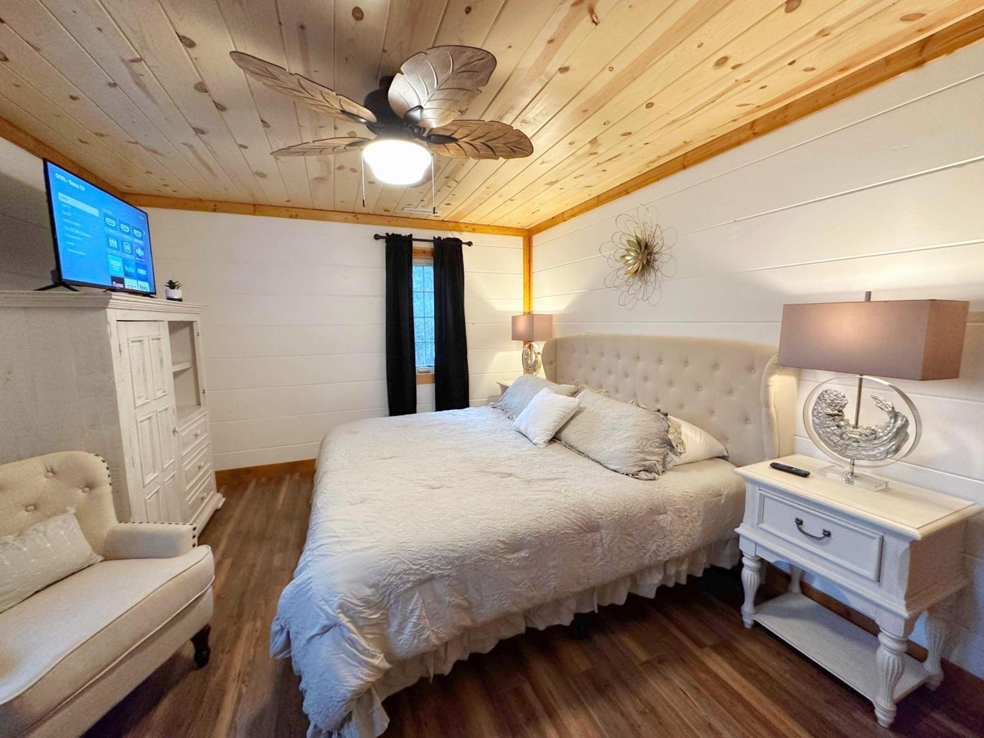 Holiday home A Secluded Hideaway 3 Bedroom 3 Bath Located In *