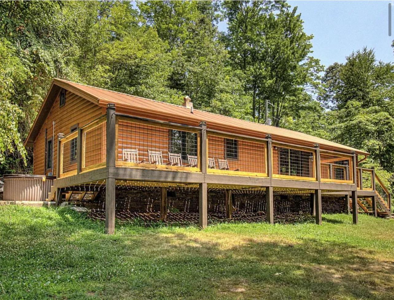 A Secluded Hideaway 3 Bedroom 3 Bath Located In * Gatlinburg
