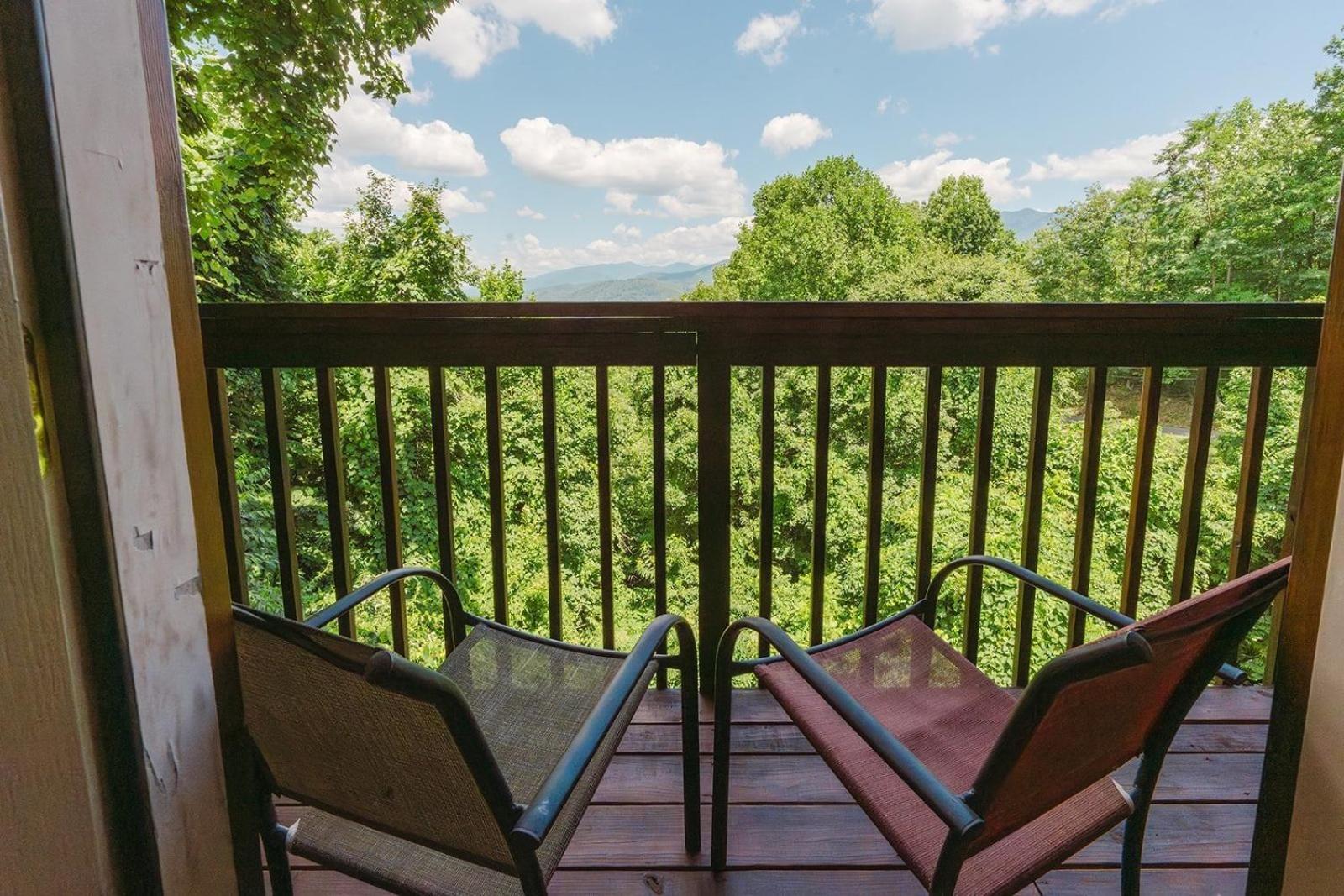 Bearly Hidden Ridge * Gatlinburg