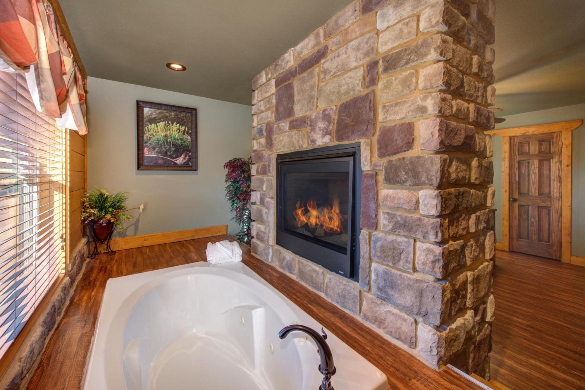 Aqua Paradise By Eden Crest Chalet