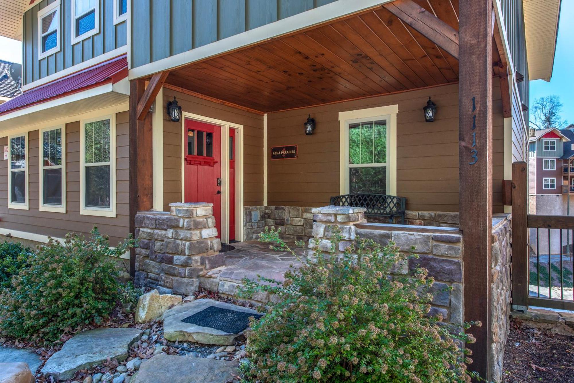 Aqua Paradise By Eden Crest Chalet
