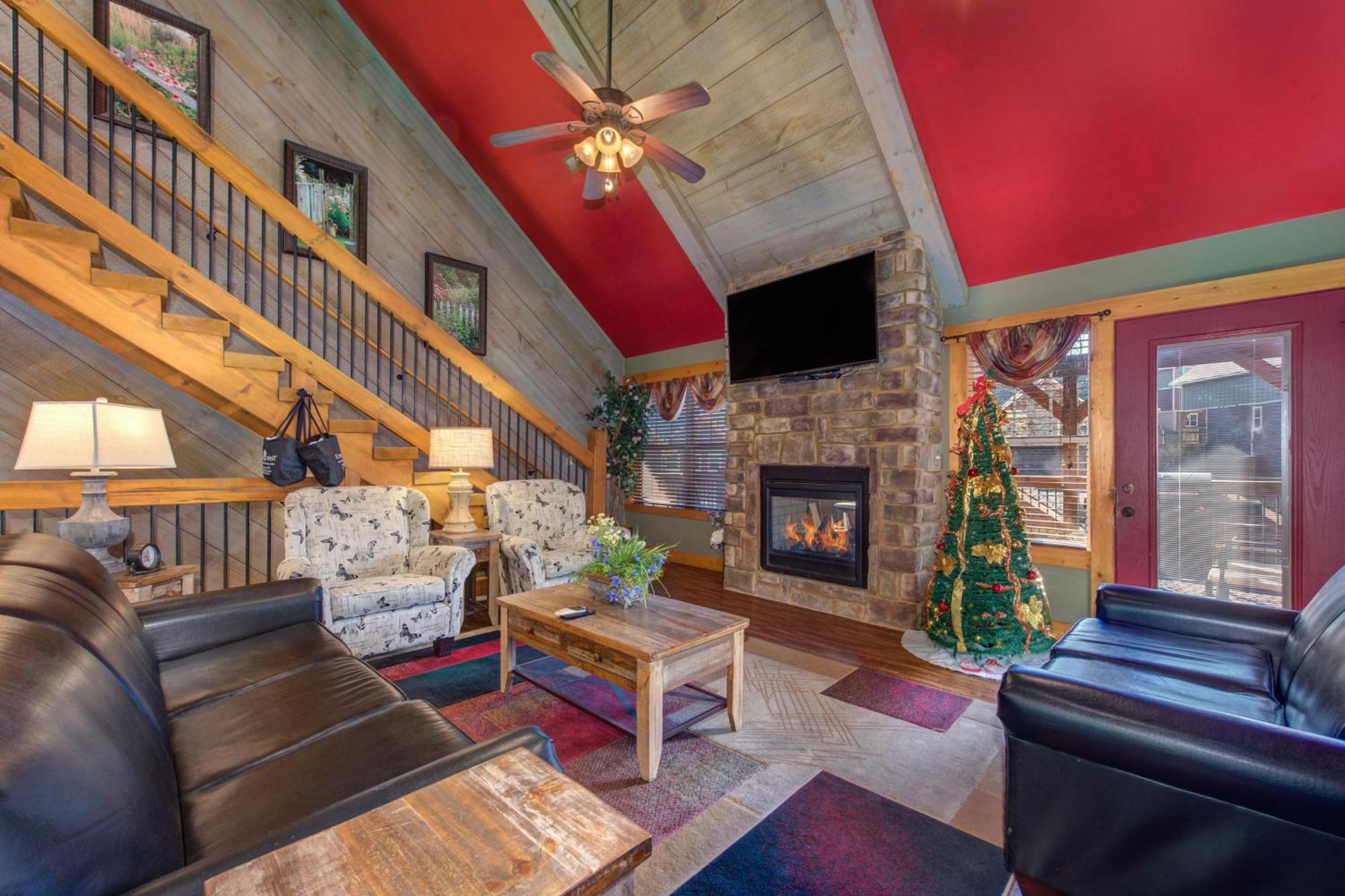 Aqua Paradise By Eden Crest Chalet