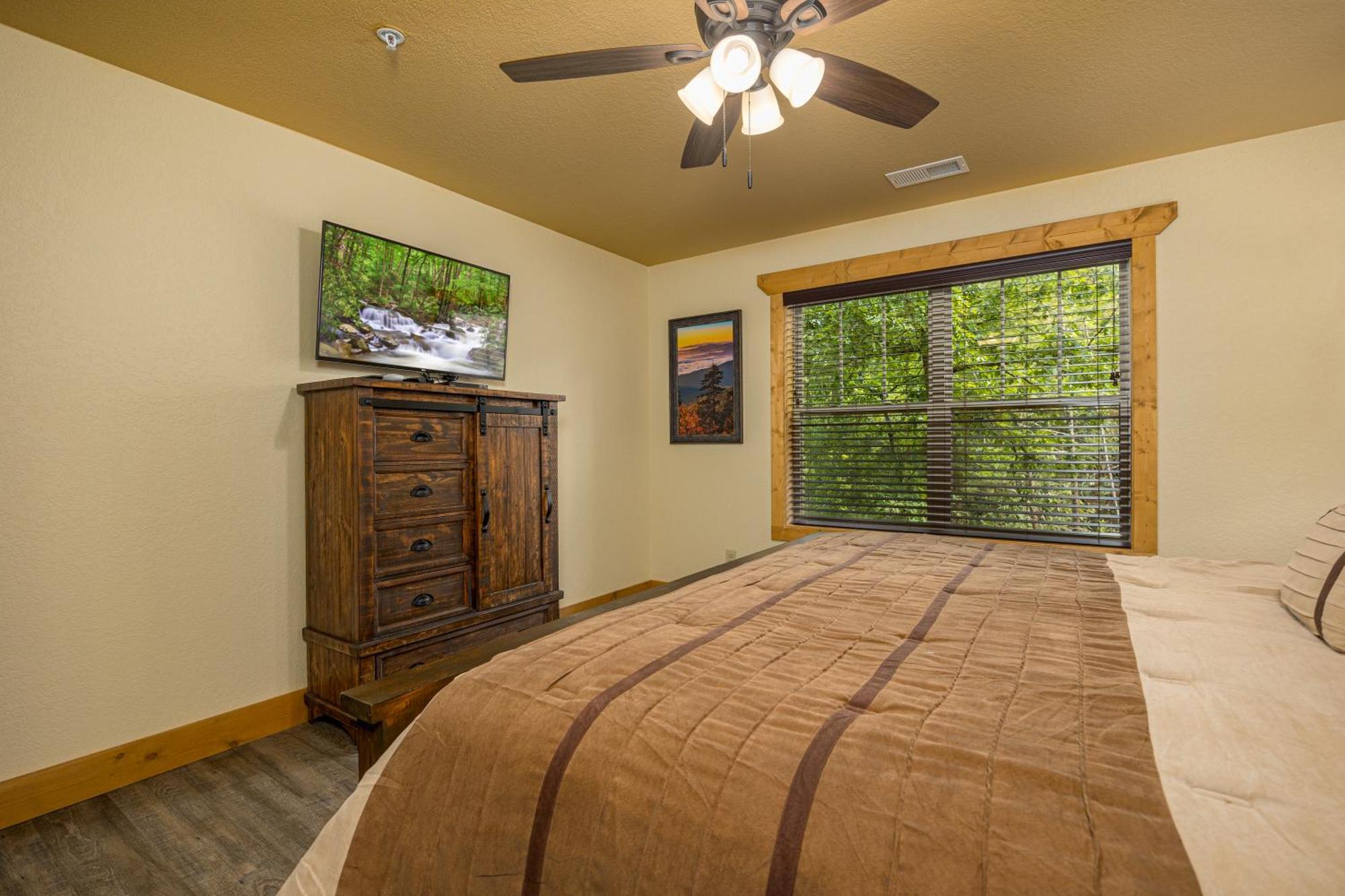 A Majestic Hilltop By Eden Crest Chalet