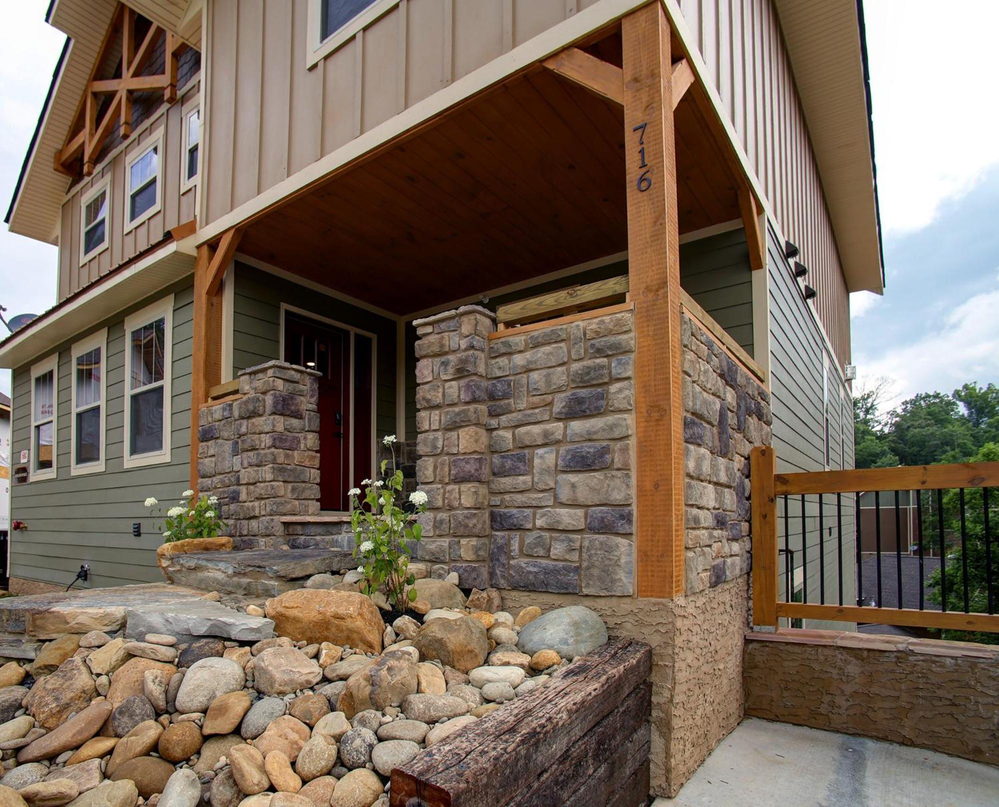 A Splash Of Blue Chalet *