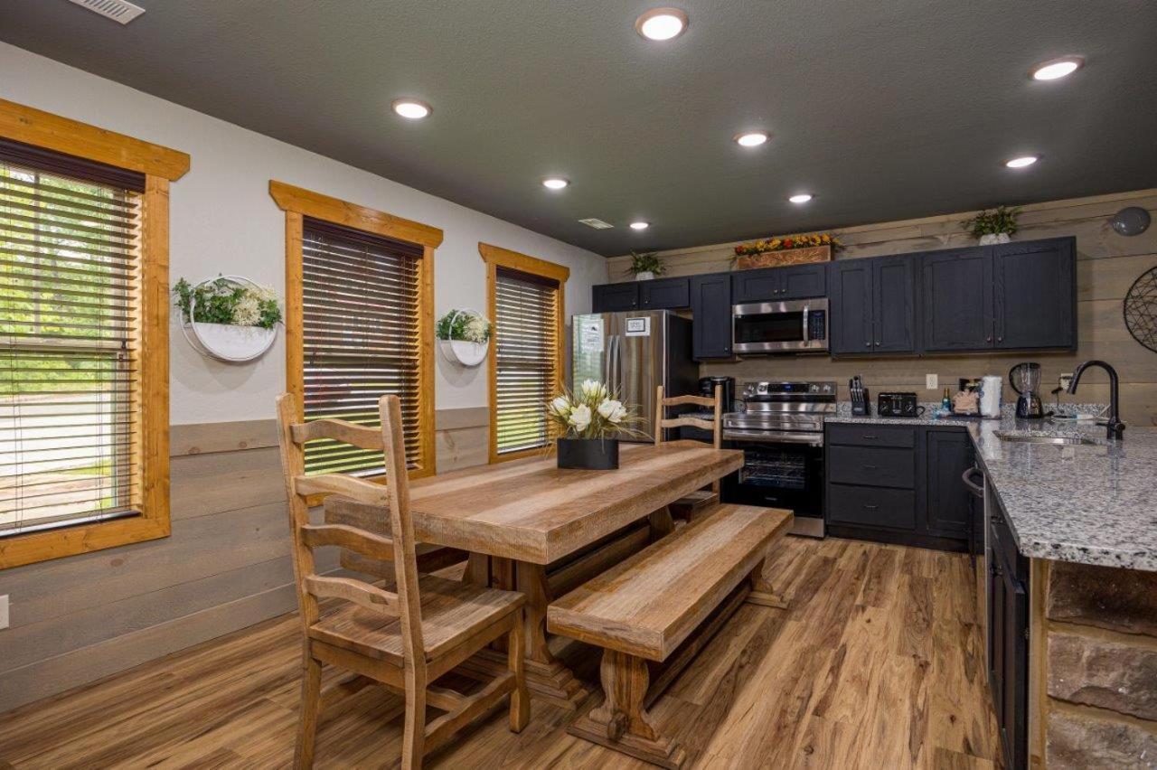 Chalet Tri-star By Eden Crest