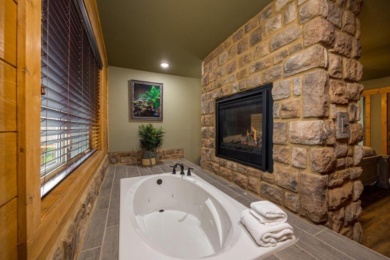 Chalet Mountain Palace By Eden Crest Gatlinburg