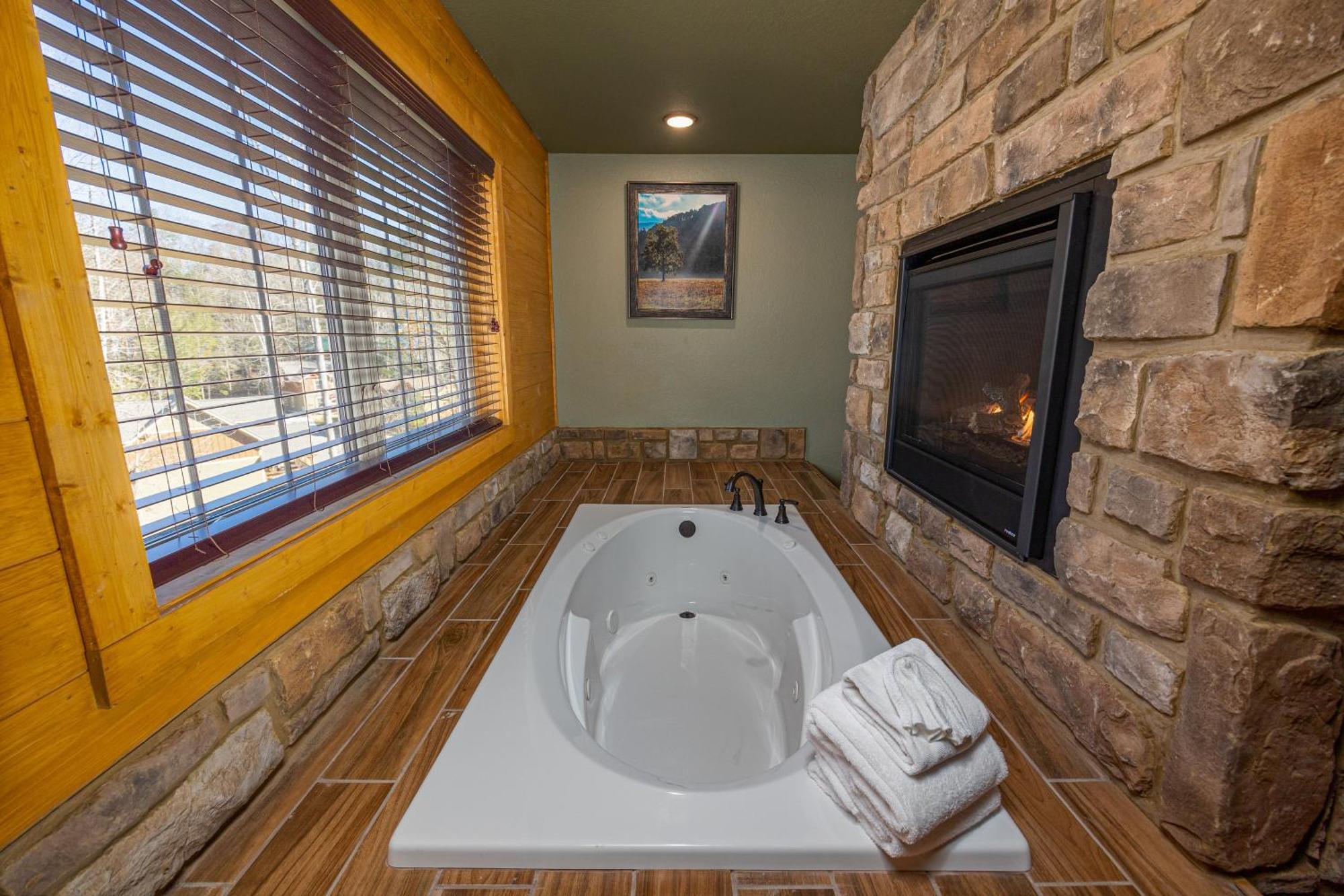 Chalet Poolside Paradise By Eden Crest *