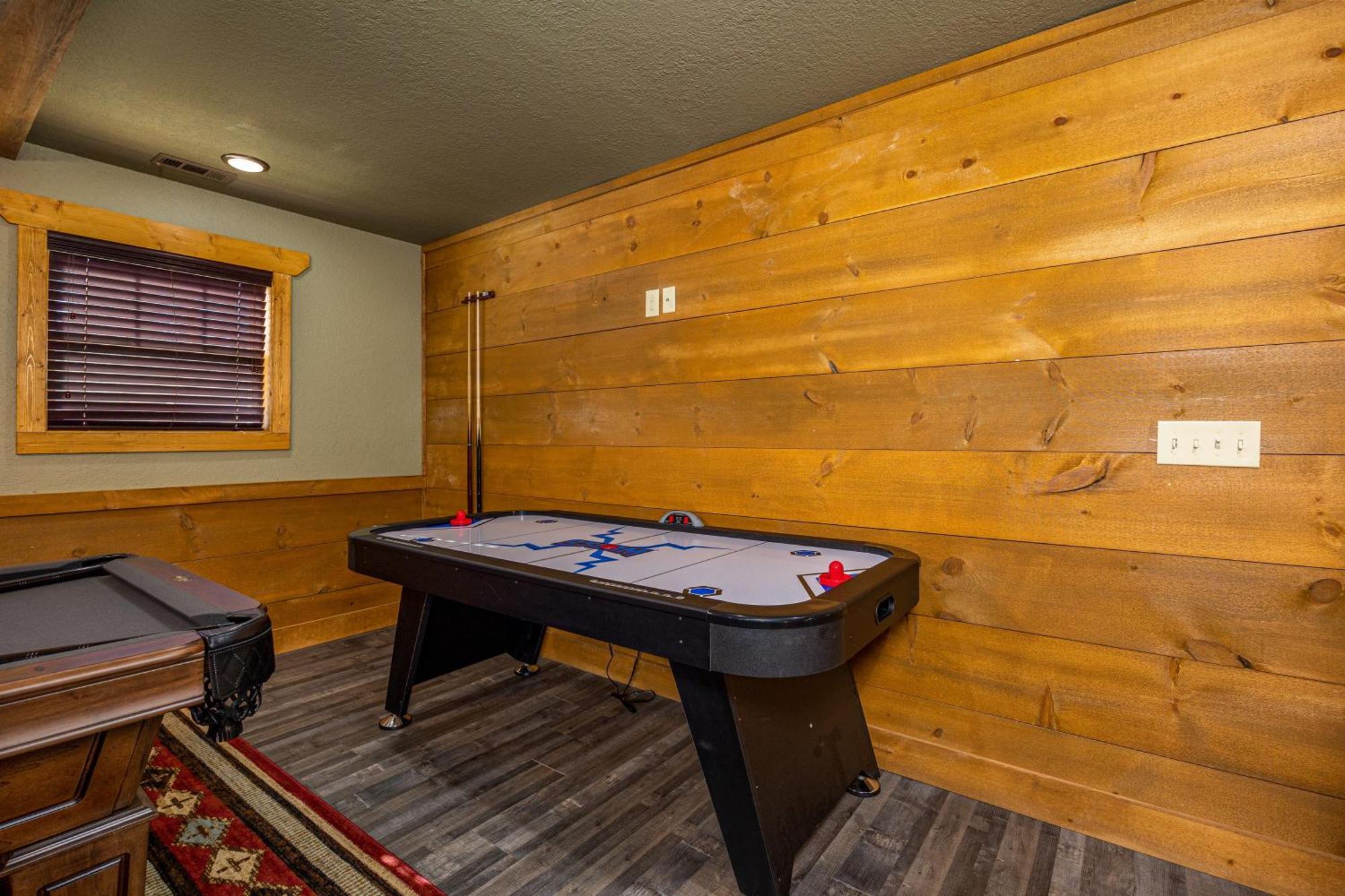 Poolside Paradise By Eden Crest Gatlinburg