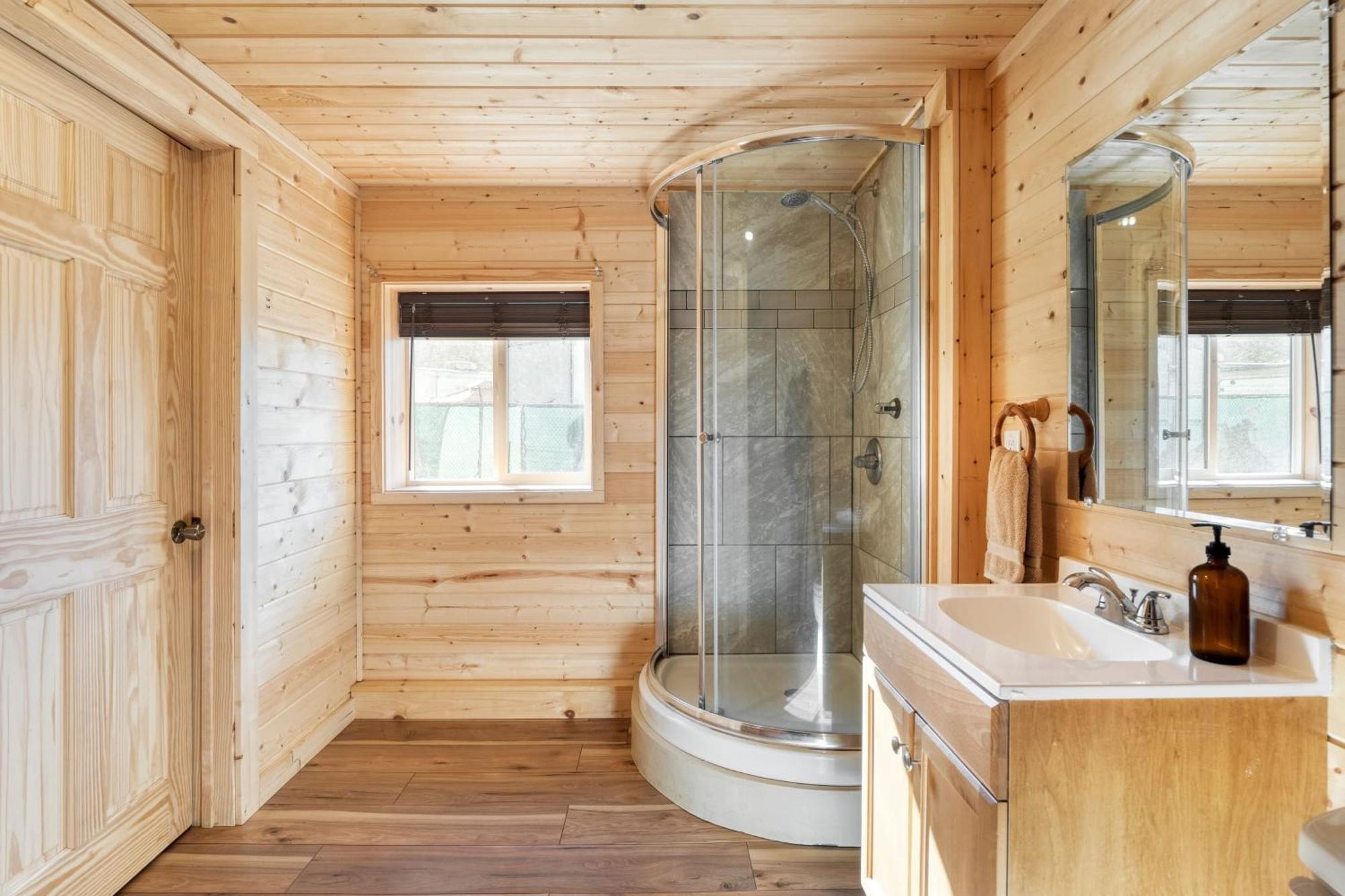 Holiday home Sugar Cove By Avantstay By The River W Hot Tub Pool Table *