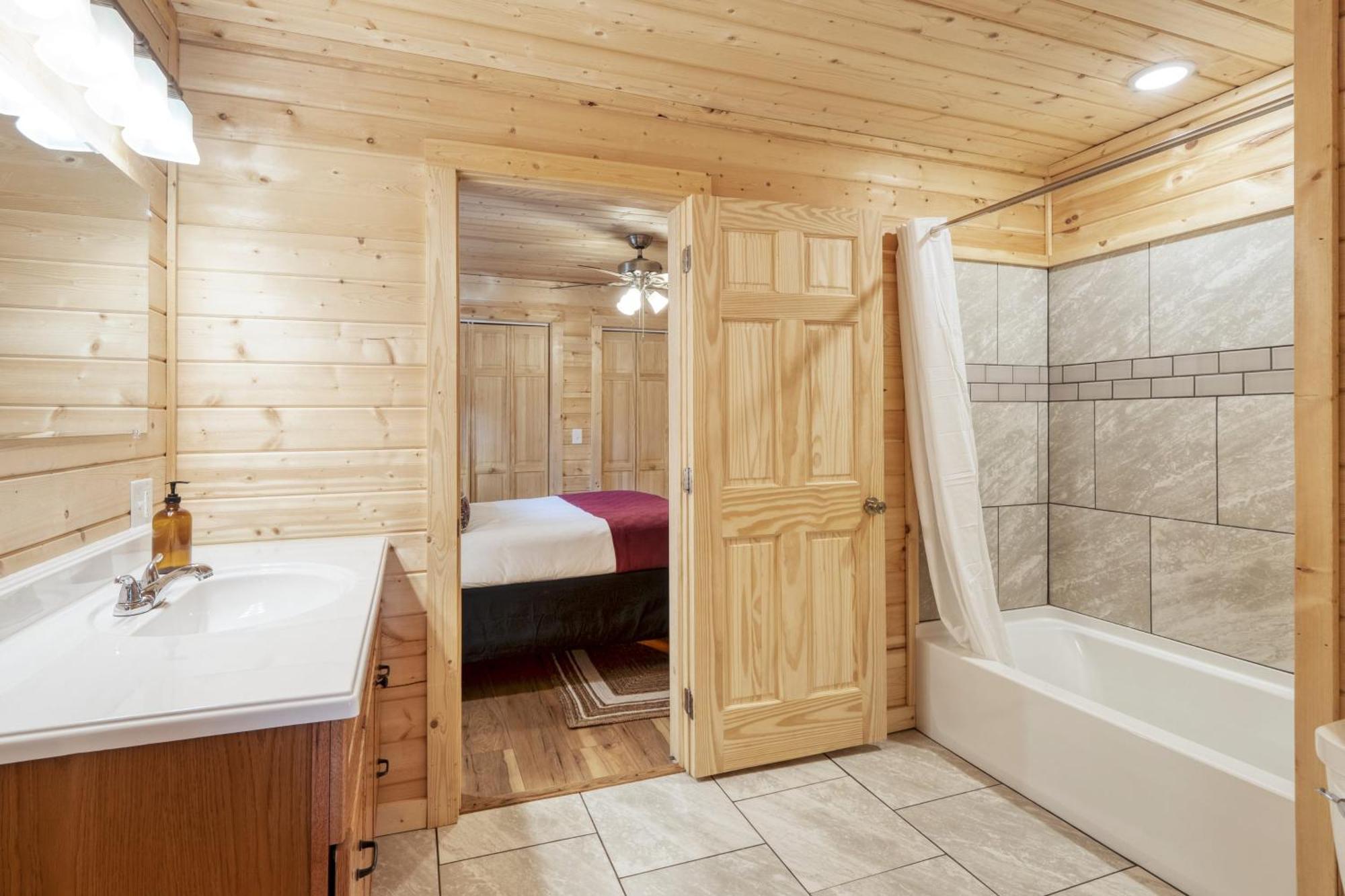 Sugar Cove By Avantstay By The River W Hot Tub Pool Table Holiday home Gatlinburg