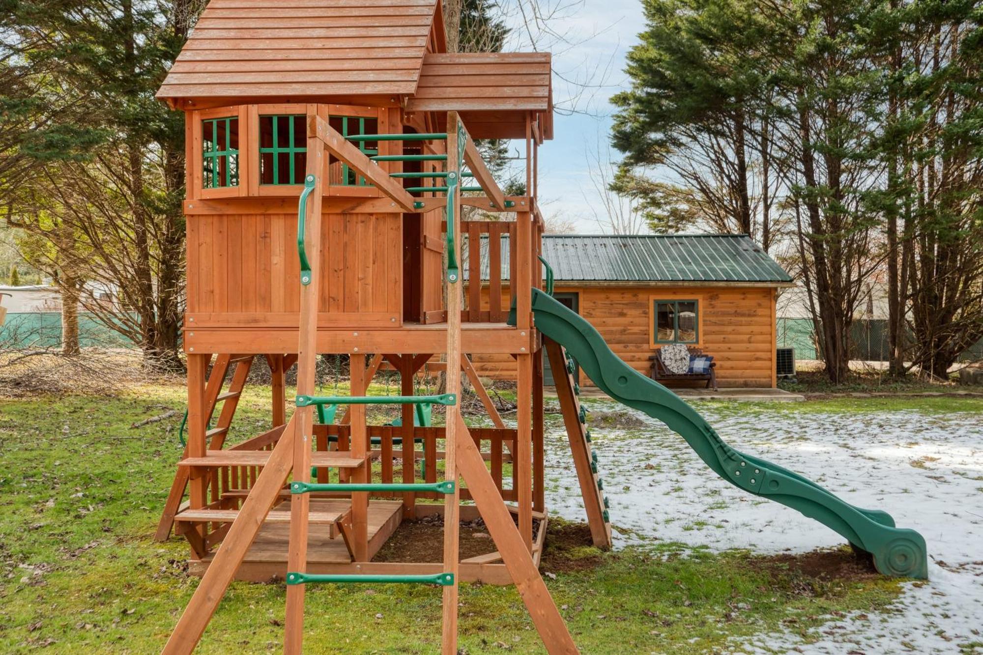 Holiday home Sugar Cove By Avantstay By The River W Hot Tub Pool Table *