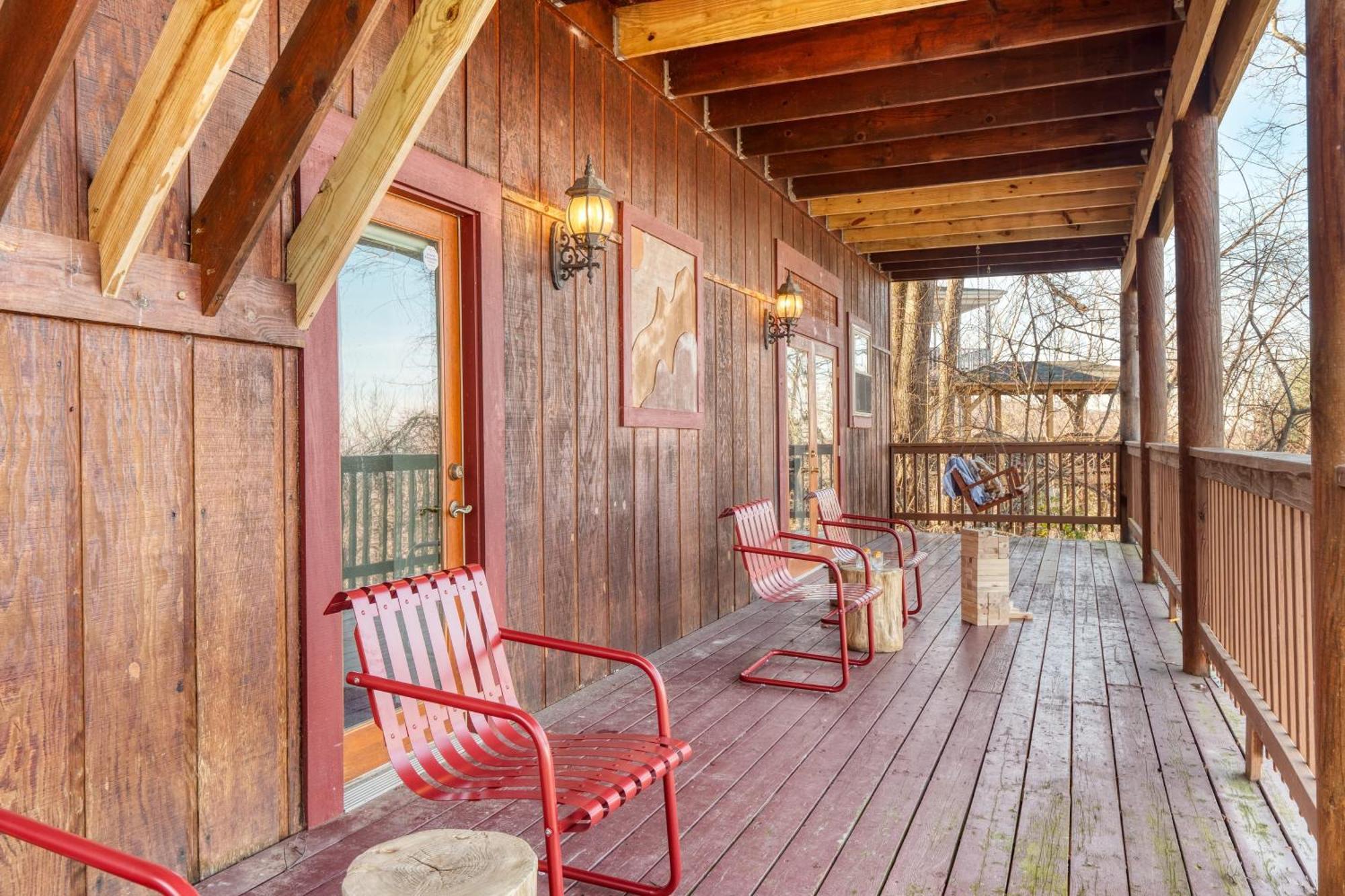 Pine Needle By Avantstay Log W Gorgeous Views Hot Tub Patio Pool Table Holiday home