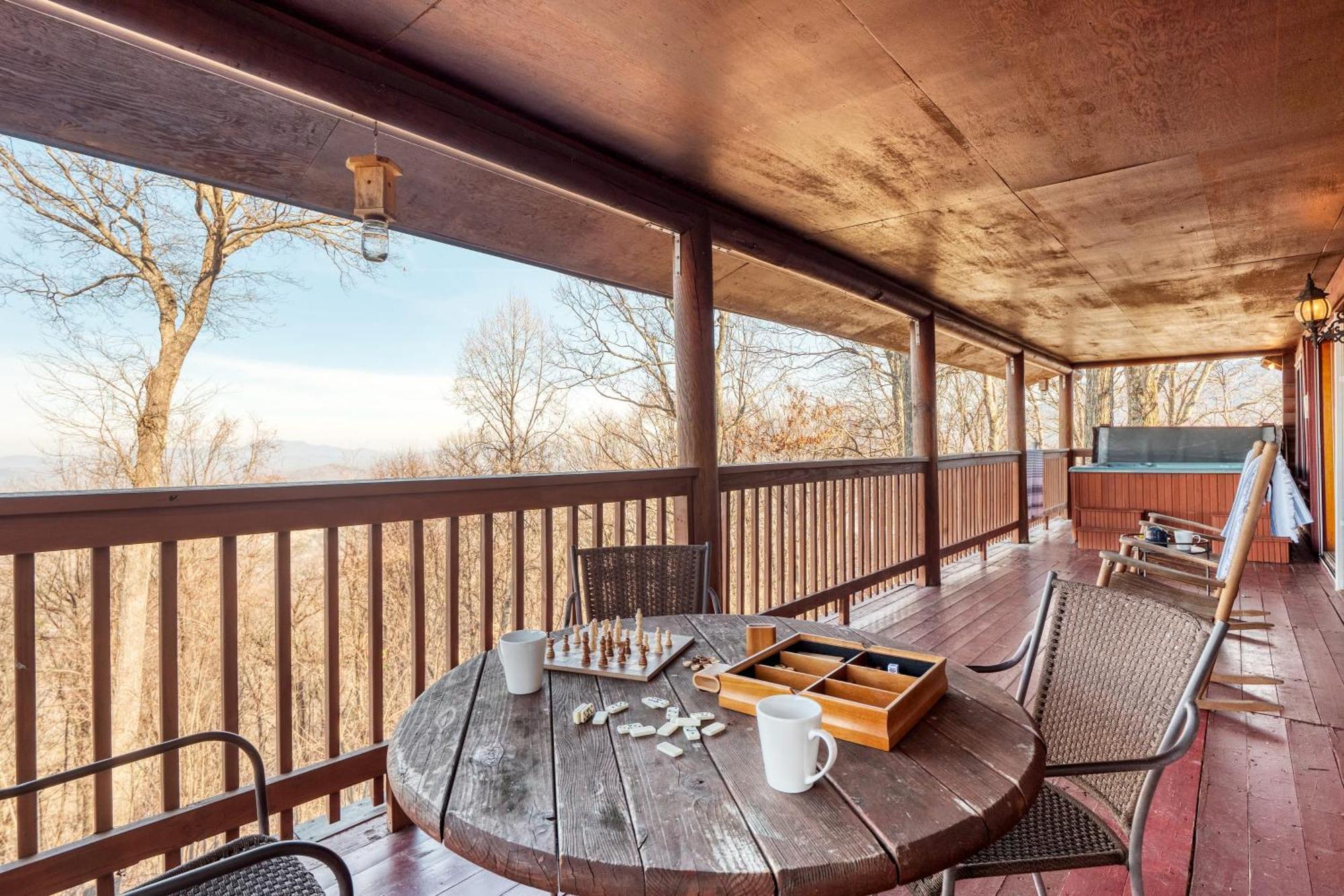Pine Needle By Avantstay Log W Gorgeous Views Hot Tub Patio Pool Table Gatlinburg