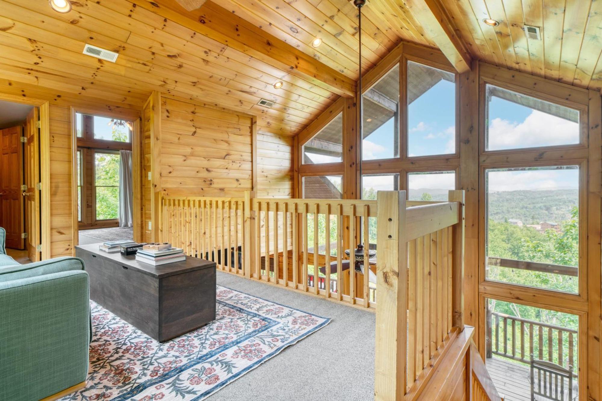 Hollows Haven By Avantstay Hot Tub Sauna Balcony And Tree Views Holiday home Gatlinburg