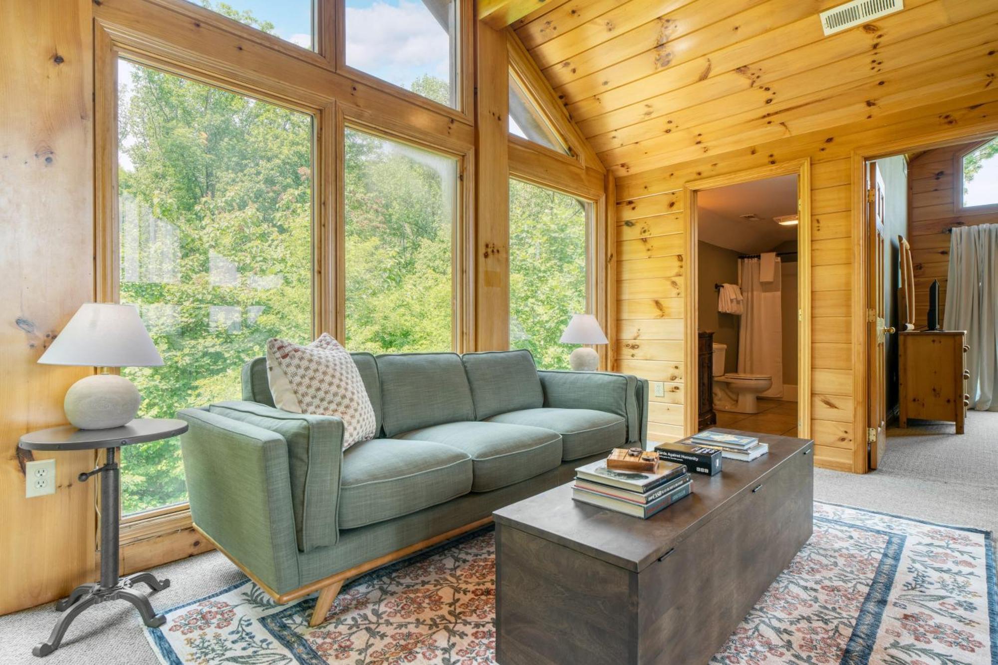 Hollows Haven By Avantstay Hot Tub Sauna Balcony And Tree Views *