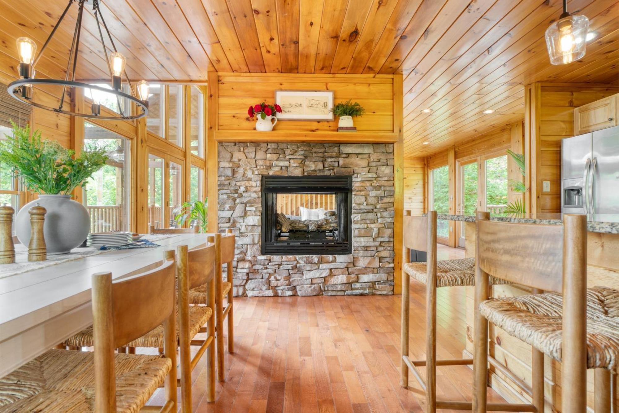 Hollows Haven By Avantstay Hot Tub Sauna Balcony And Tree Views Holiday home *