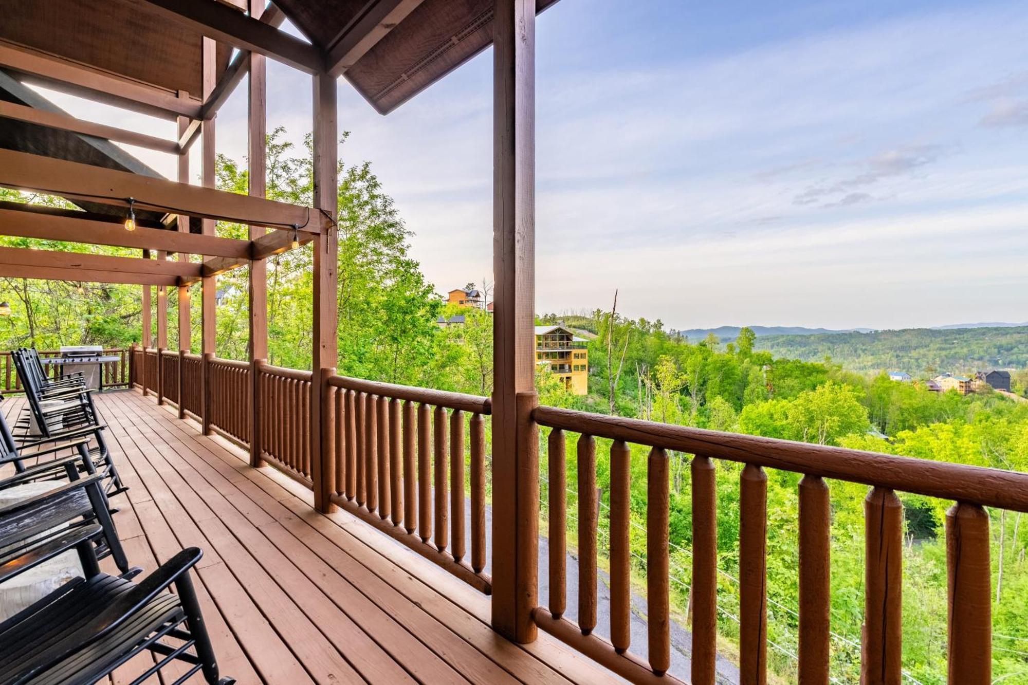 Holiday home Hollows Haven By Avantstay Hot Tub Sauna Balcony And Tree Views
