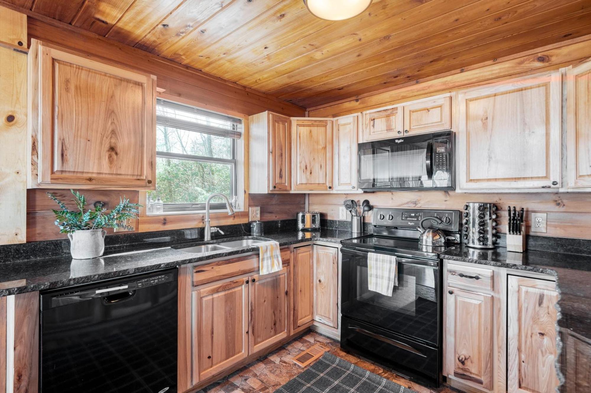 Fontana By Avantstay Gorgeous Mountain W Views Hot Tub Game Holiday home *