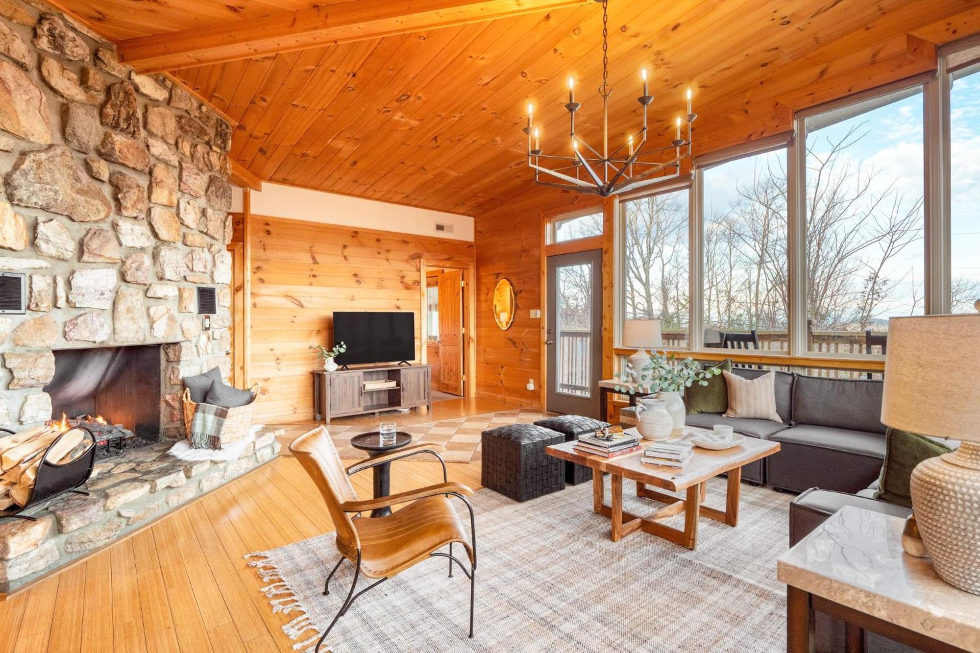 Chestnut By Avantstay Mountain W Treetop Views Hot Tub Game * Gatlinburg