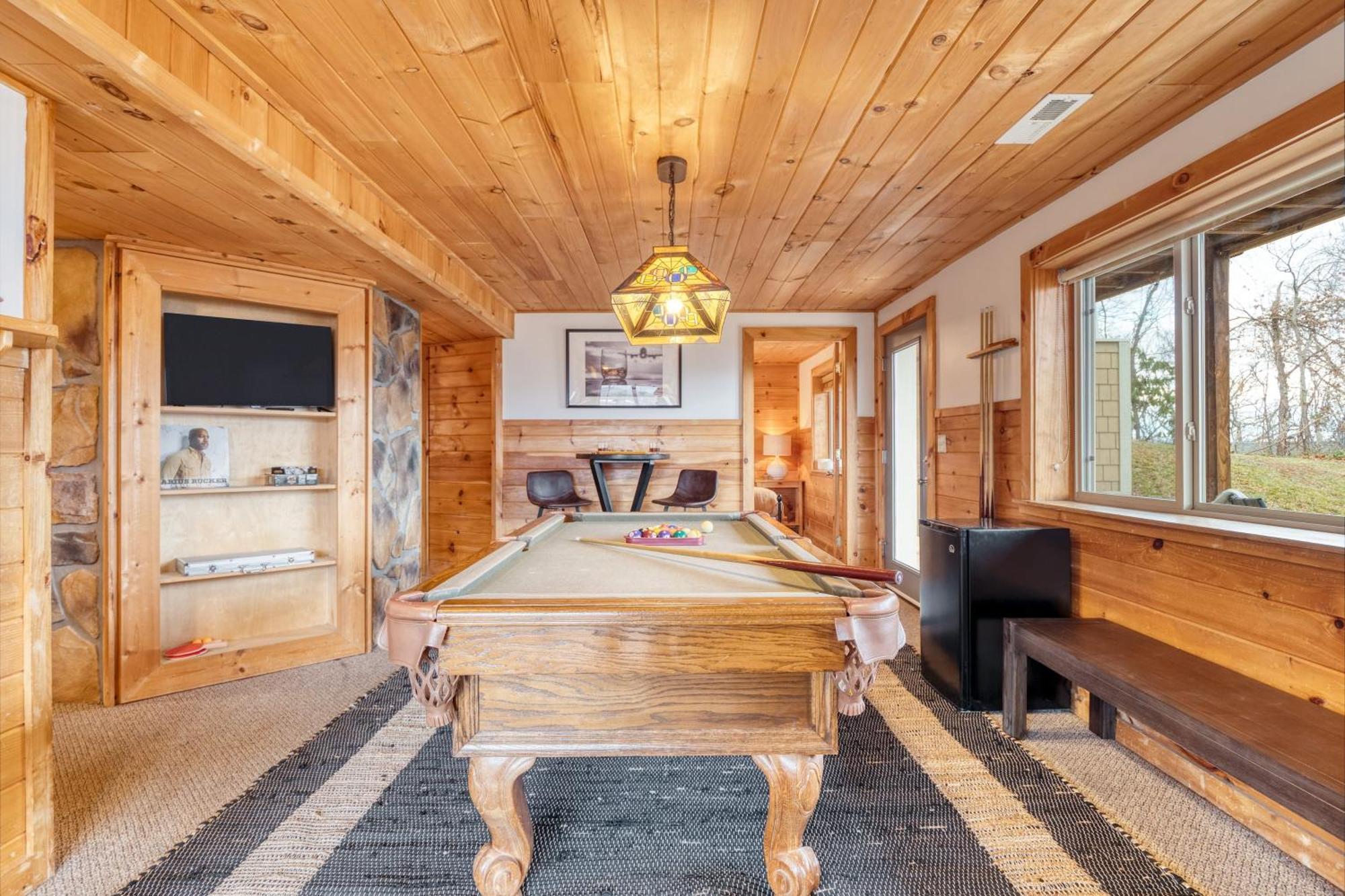 Chestnut By Avantstay Mountain W Treetop Views Hot Tub Game