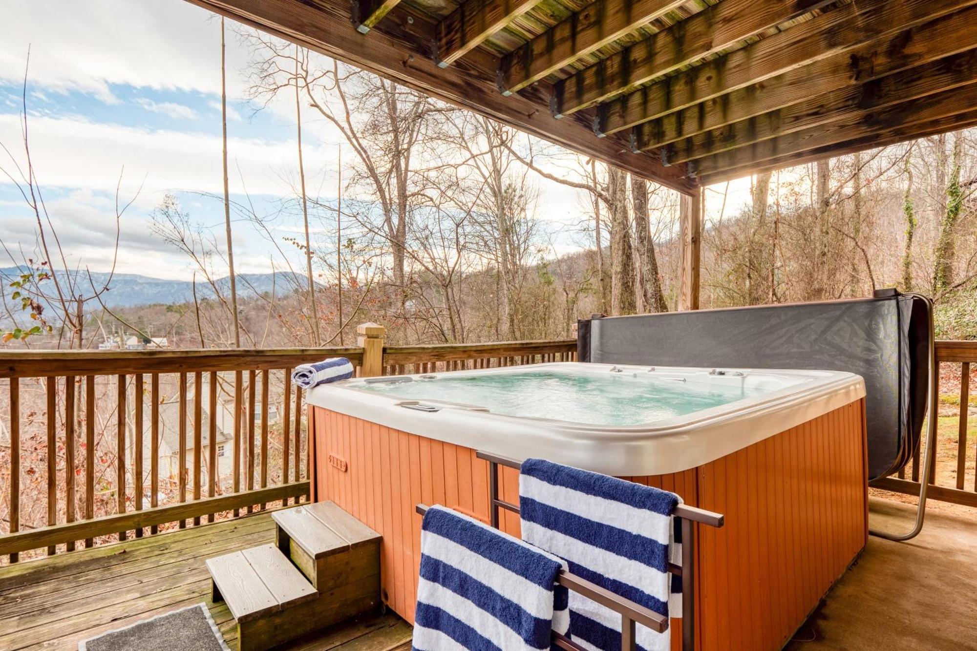 Chestnut By Avantstay Mountain W Treetop Views Hot Tub Game *