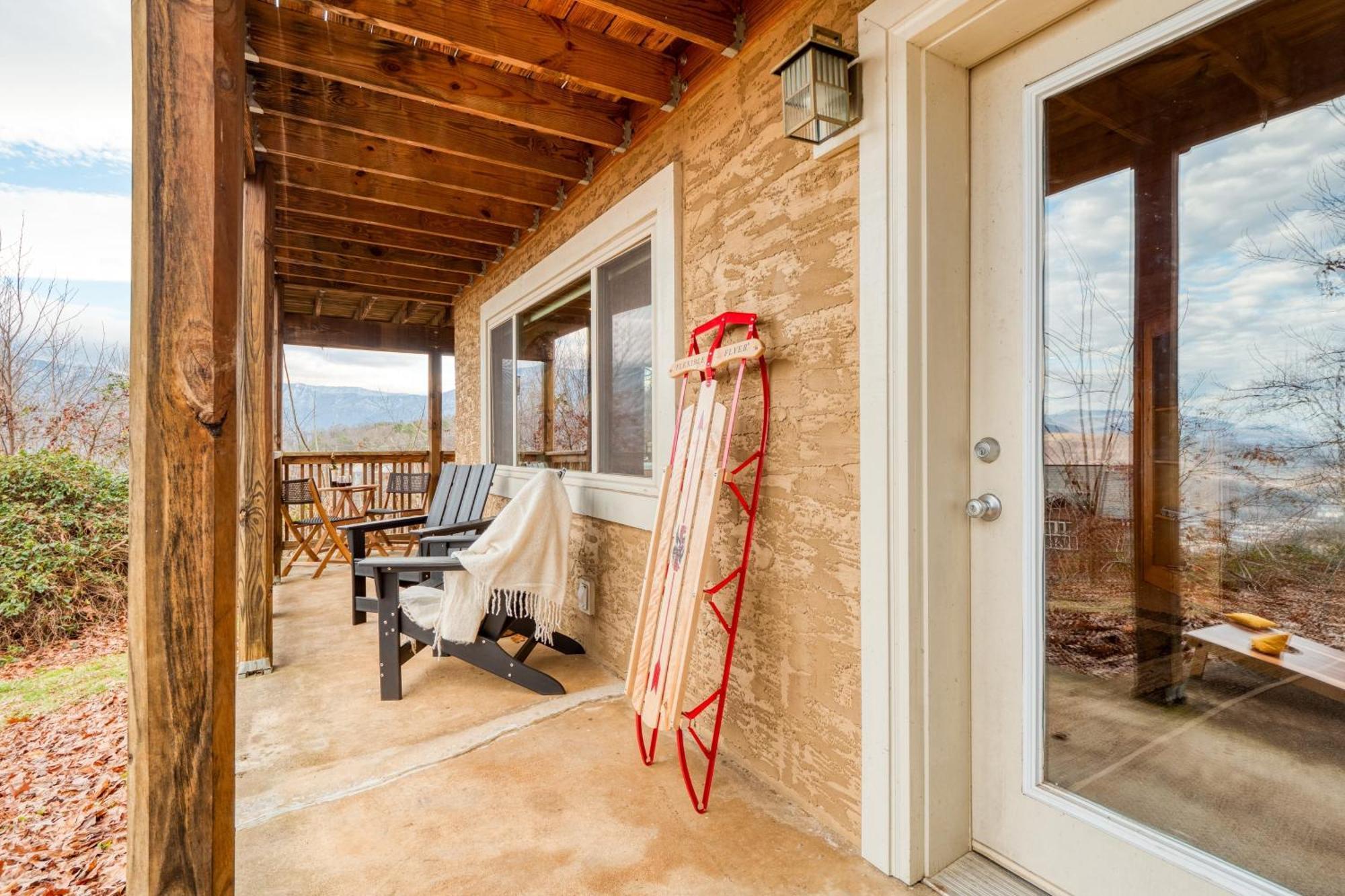 Chestnut By Avantstay Mountain W Treetop Views Hot Tub Game Holiday home
