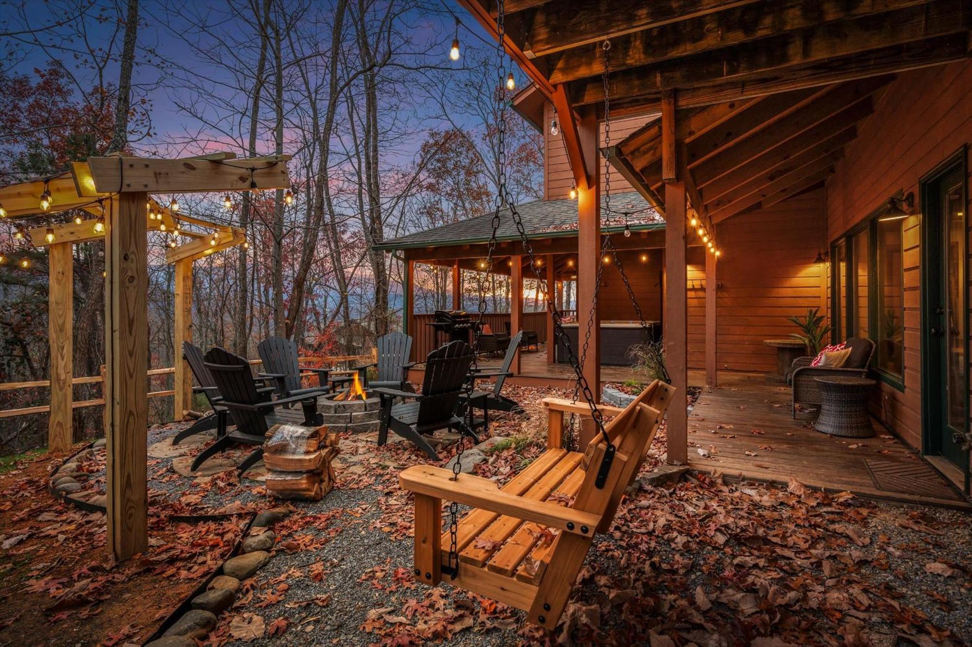 Holiday home Black Bear ~ Game ~ Hot Tub ~ Firepit Gatlinburg