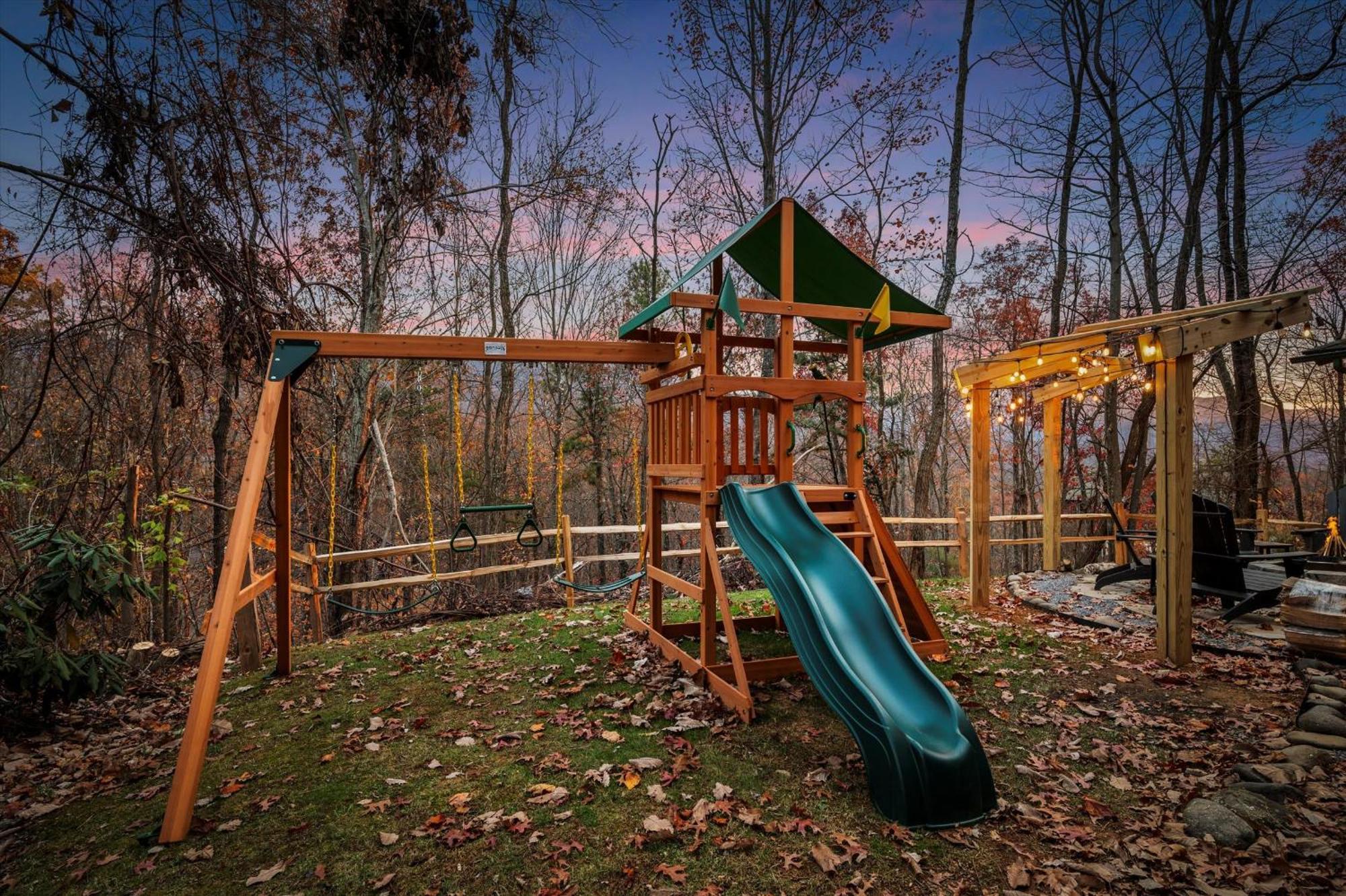Holiday home Black Bear ~ Game ~ Hot Tub ~ Firepit Gatlinburg