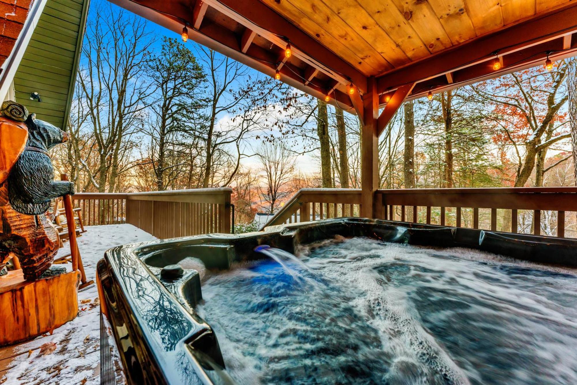 High Bear Activity, Handicap Ramp, Hot Tub, Fire Table, Game Room, Family