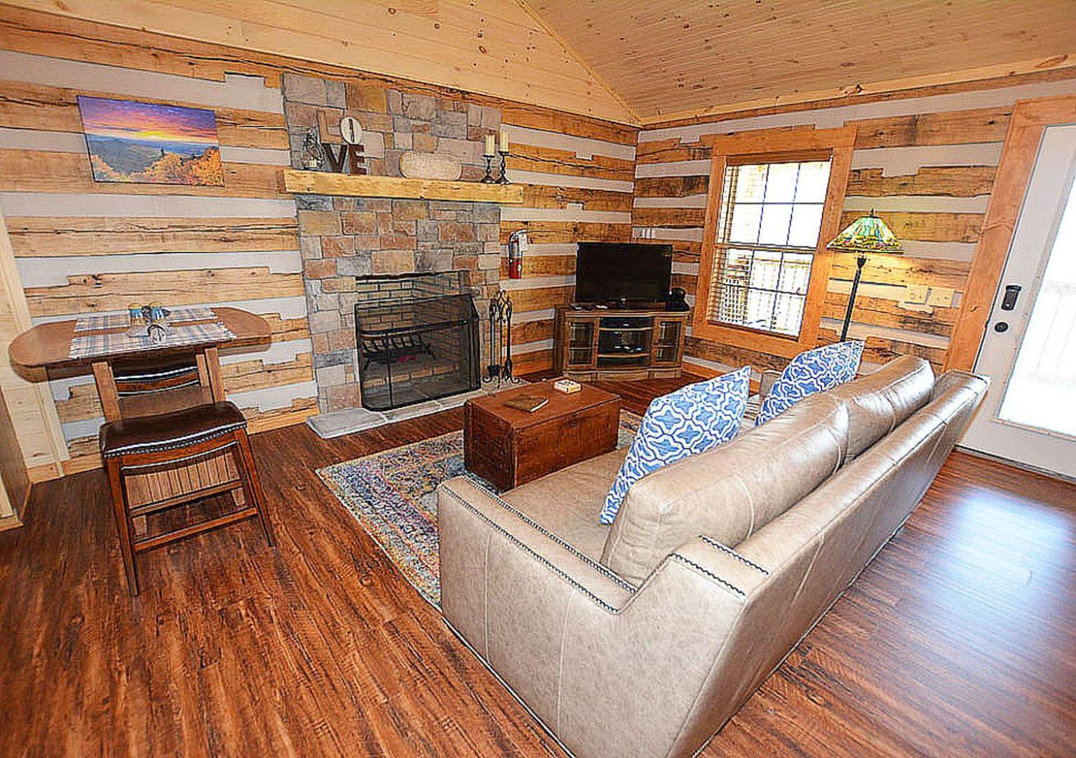 Honeymoon Hideaway Chalet Gatlinburg