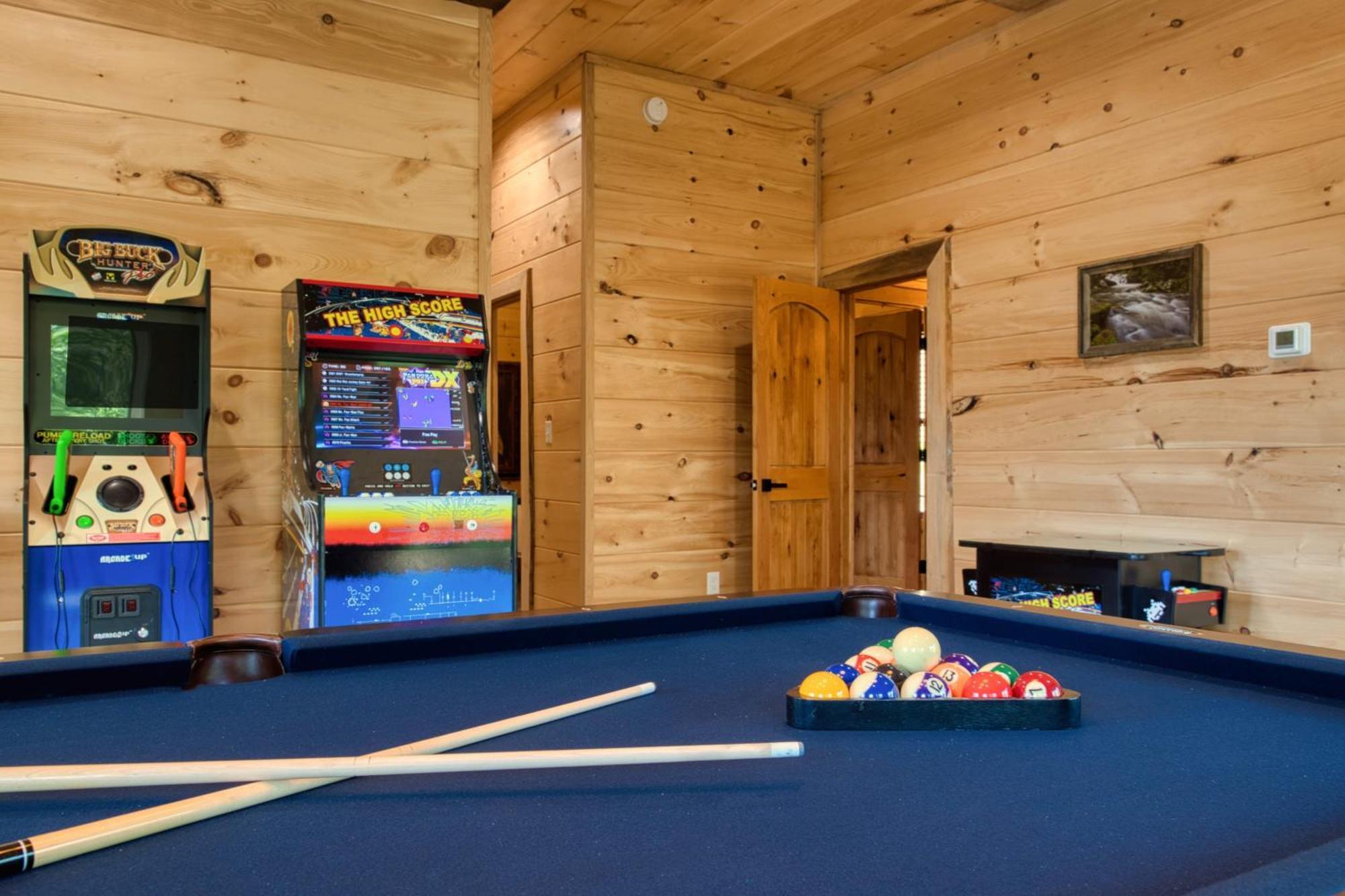 Holiday home Birch By Avantstay Indoor Pool Theater Game Stunning Views Gatlinburg