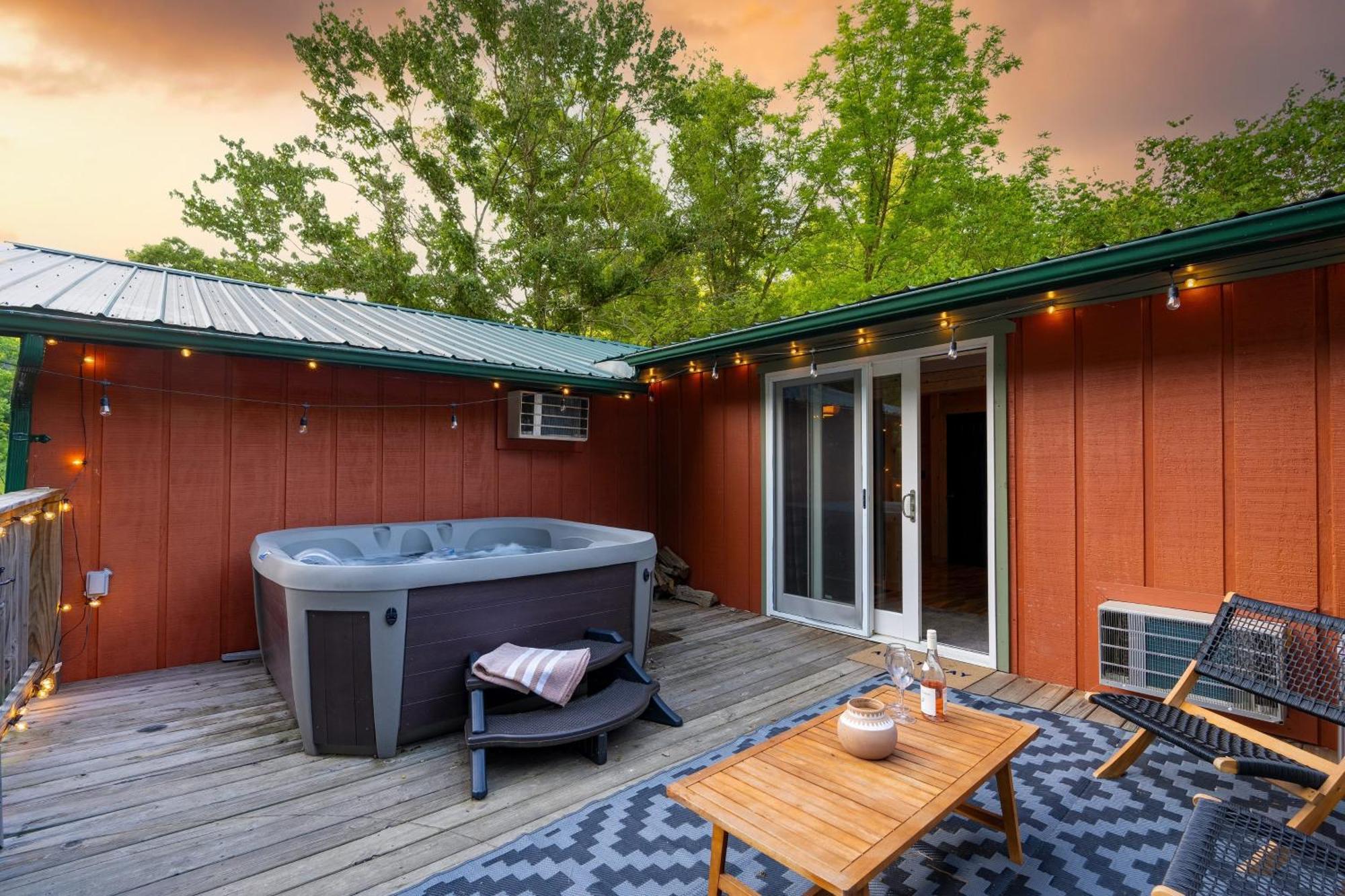 Holiday home The Rustic By Avantstay Hot Tub Fire Pit Pool Table 5mins To Town *