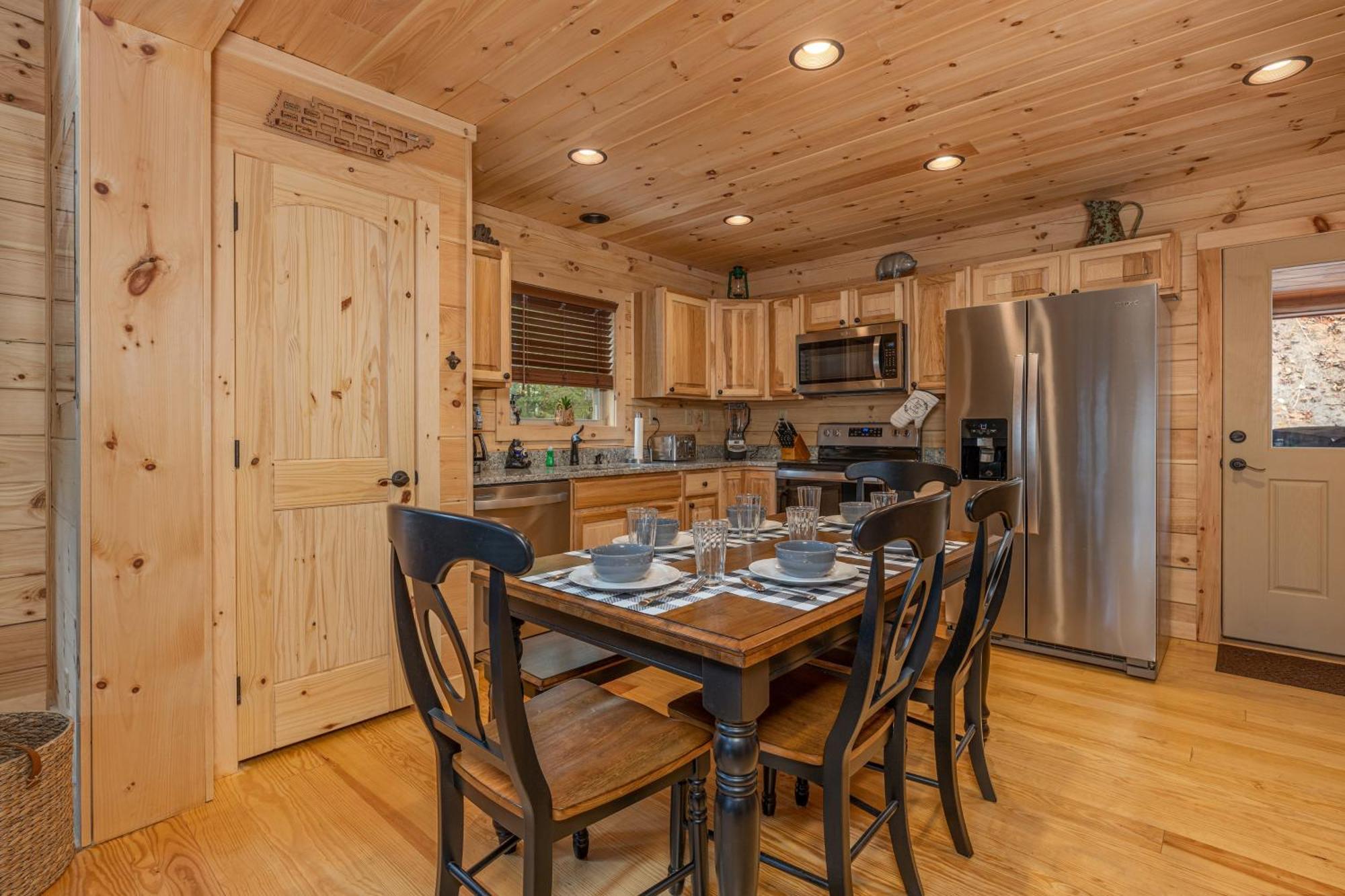 Chalet Smoky Retreat By Eden Crest *