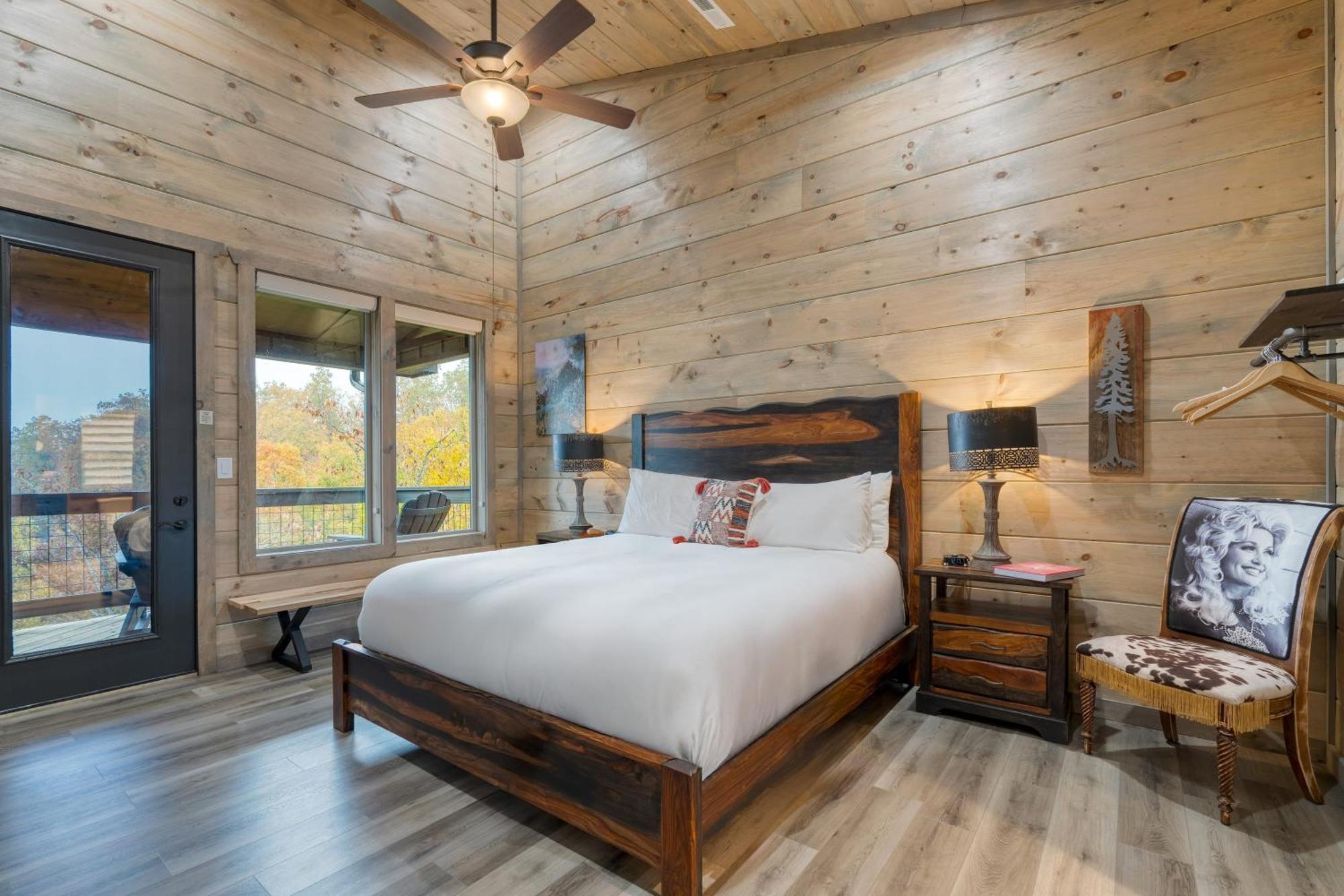 Rambling Ridge Indoor Pool Hot Tub A Arcade Game Holiday home Gatlinburg