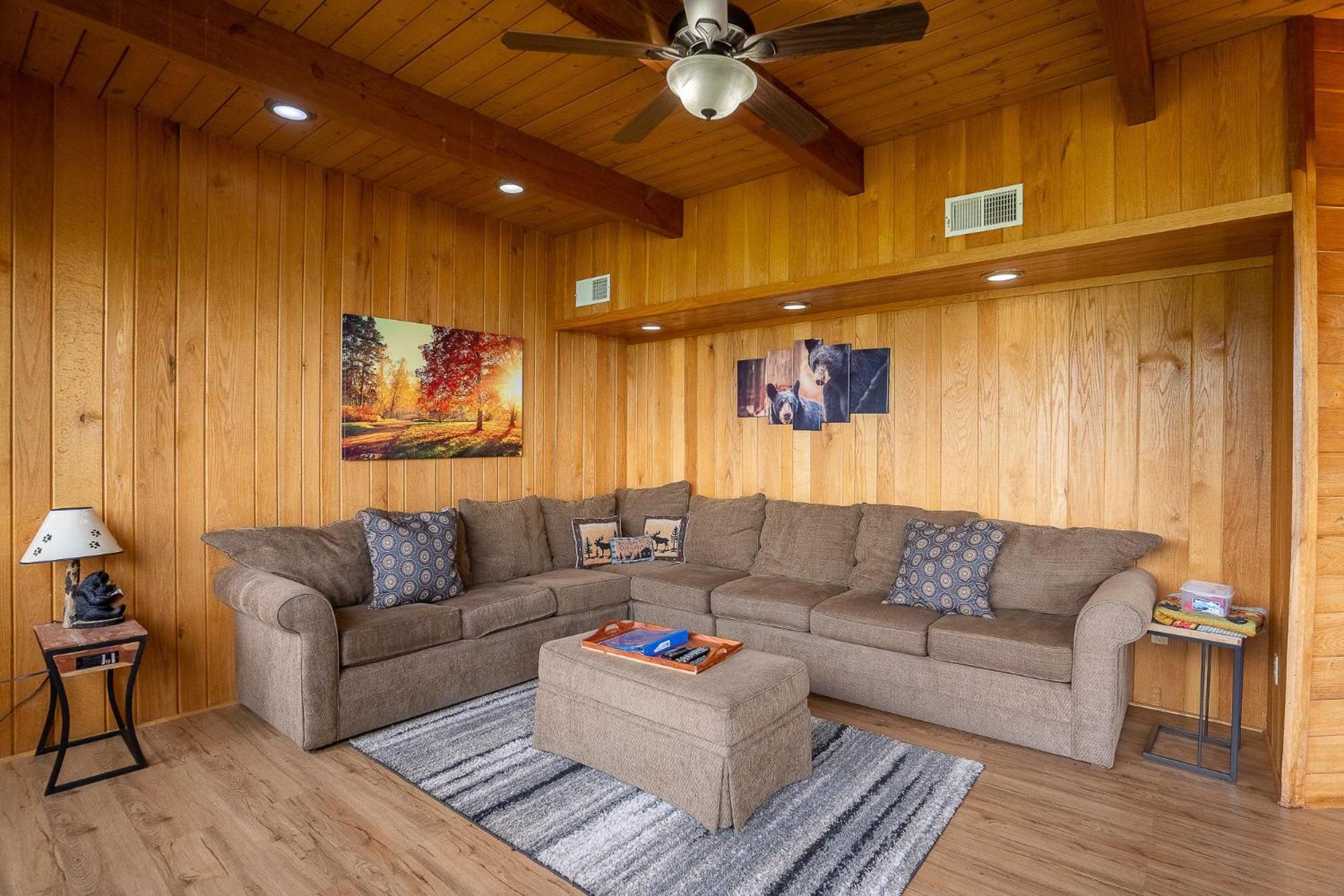 Beautiful 4 Bedroom With Million Dollar Views Chalet