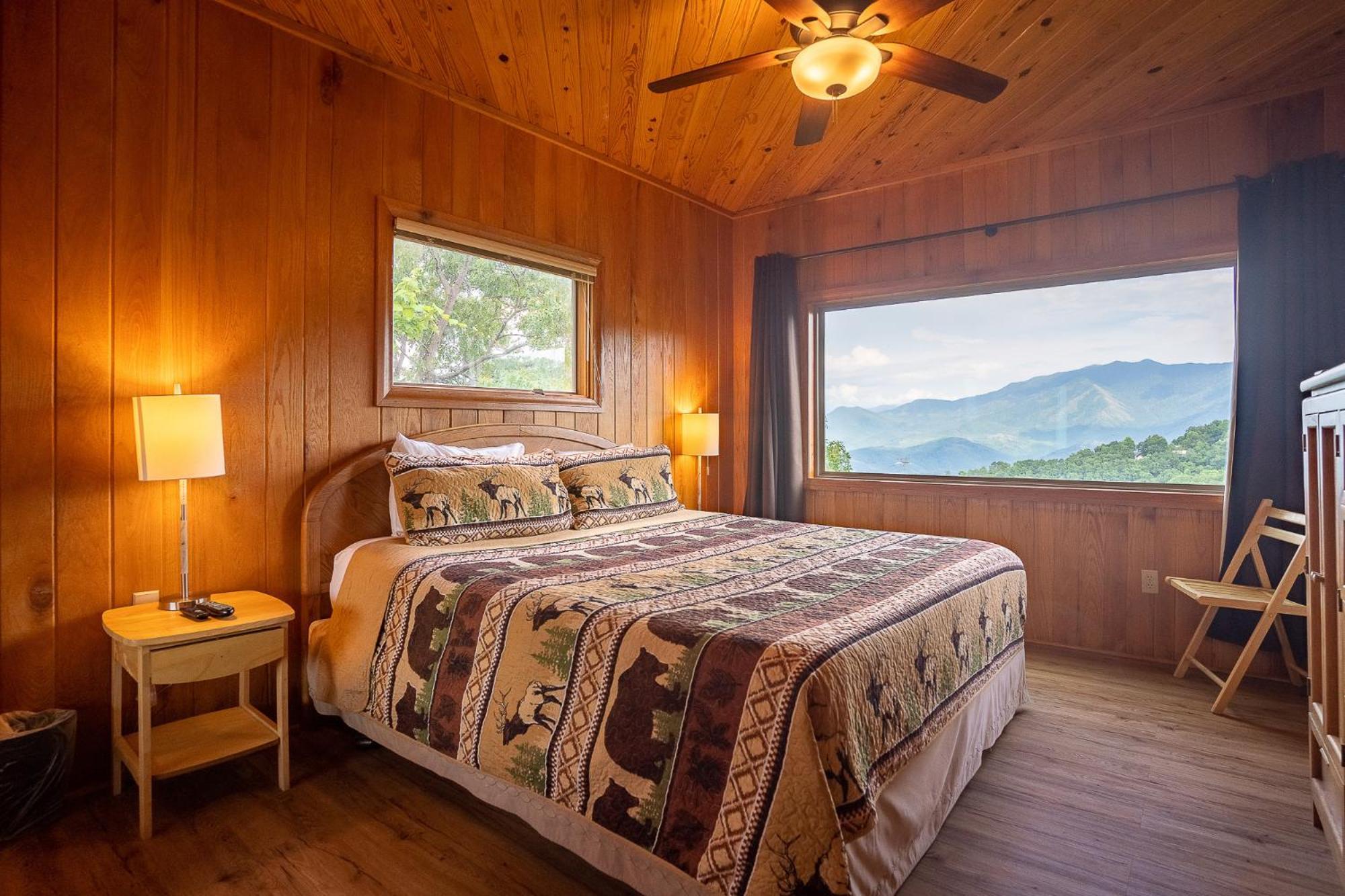 Beautiful 4 Bedroom With Million Dollar Views Chalet